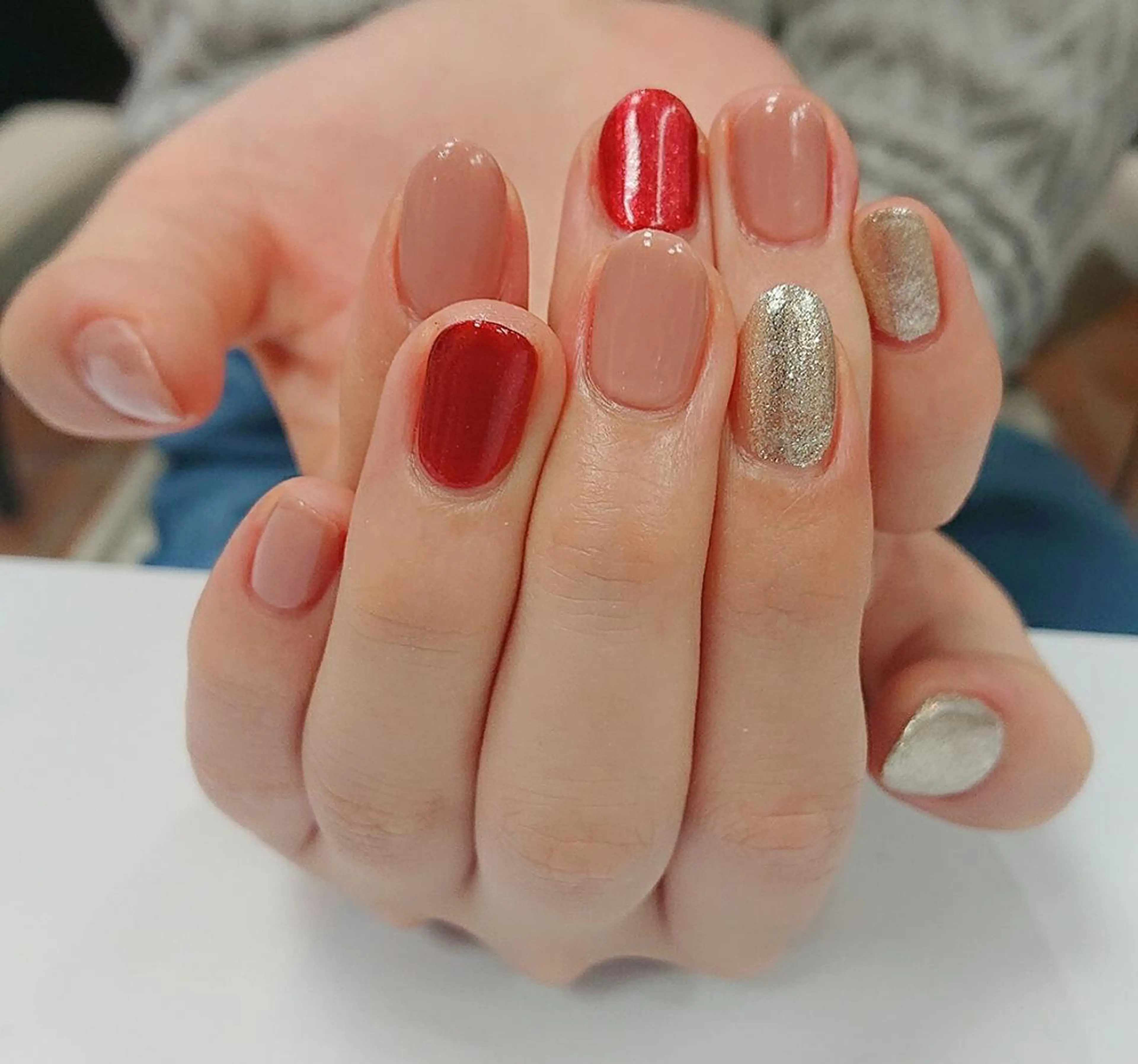 ネイル ゴールド ピンク ピンクベージュ 赤色 オフのみ(ネイル) 🍒当日もOK🍒 𝑳𝑼𝑵𝑨花井のネイルデザイン