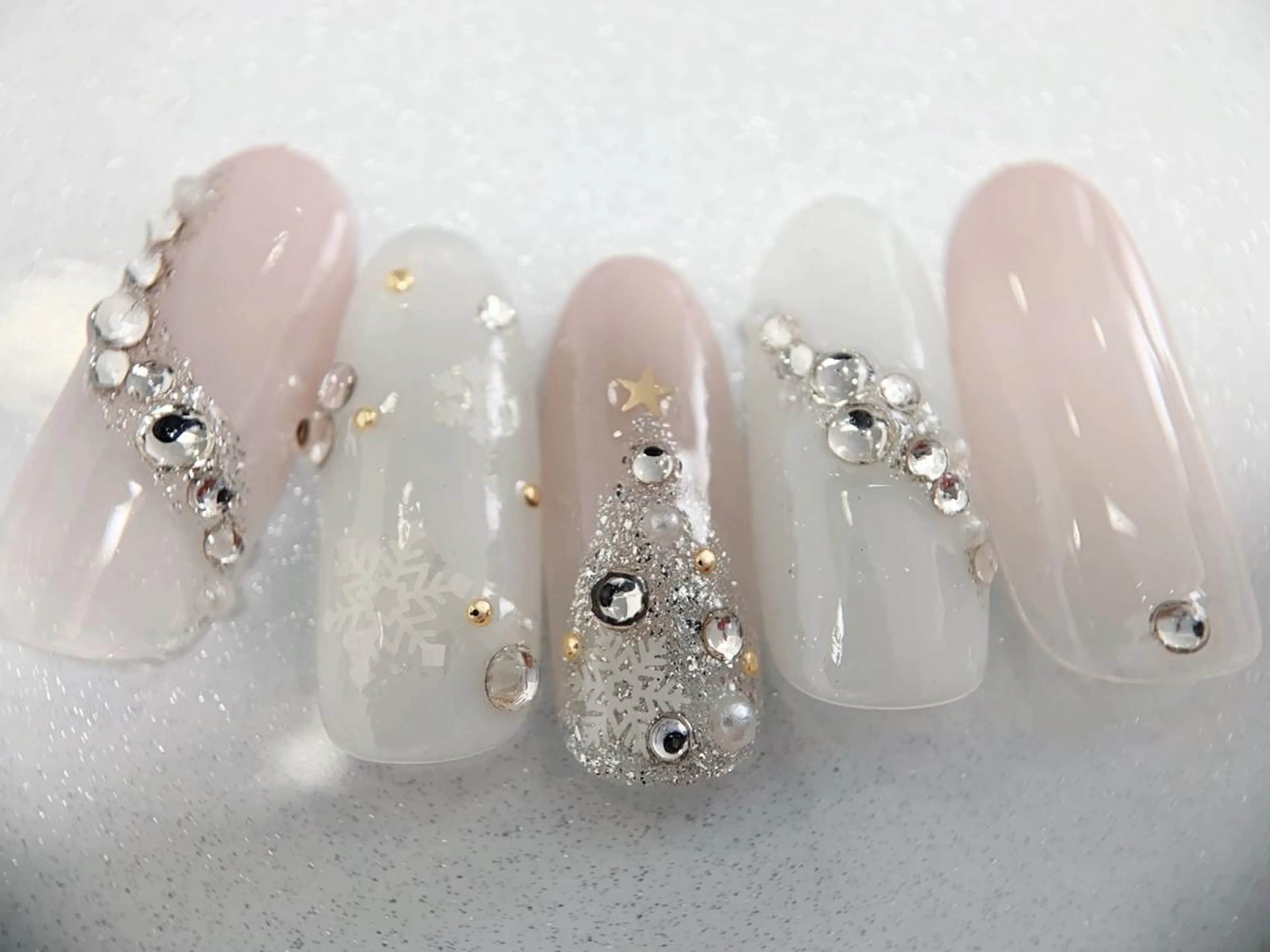 ネイル マツエク・マツパ AB マツエクネイルサロンのネイルデザイン