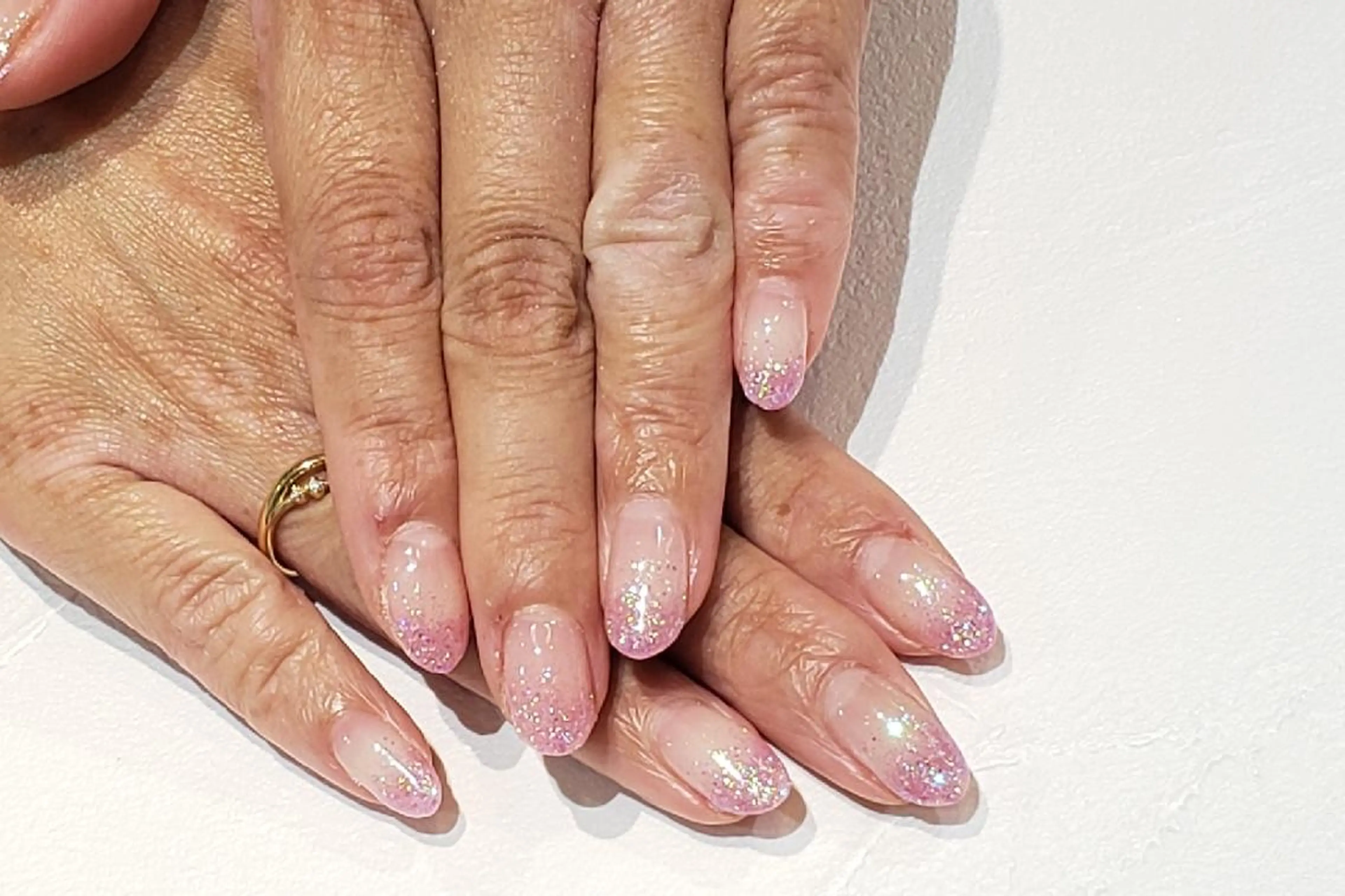 ネイル グラデーション ラメ(グリッター) ラメグラデーション ピンク ෆ‪‪Udono Maiෆ‪‪のマツエク・マツパデザイン