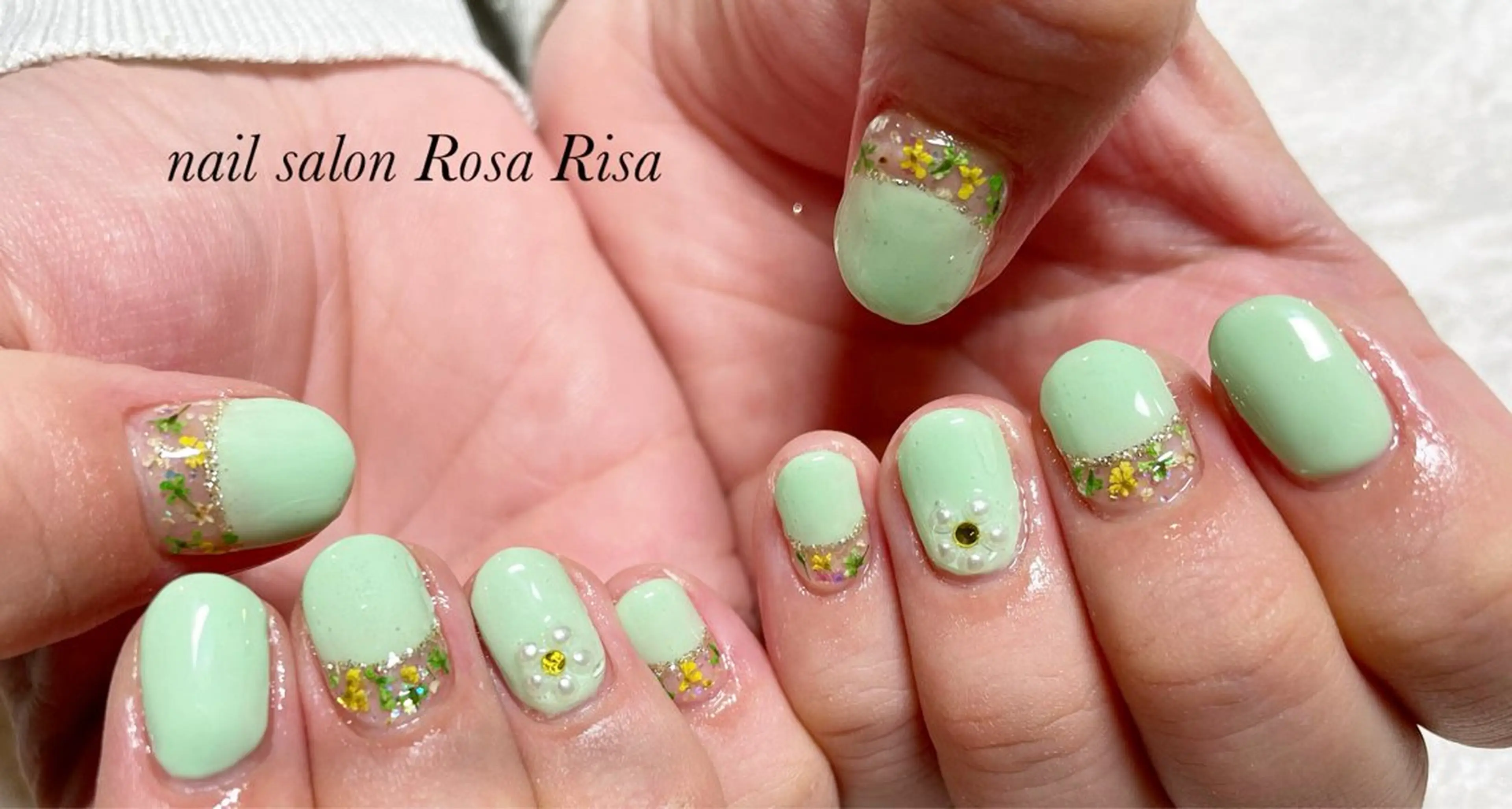 ネイル グリーン ネイルスタジオ シェイクユアハンズのネイルデザイン