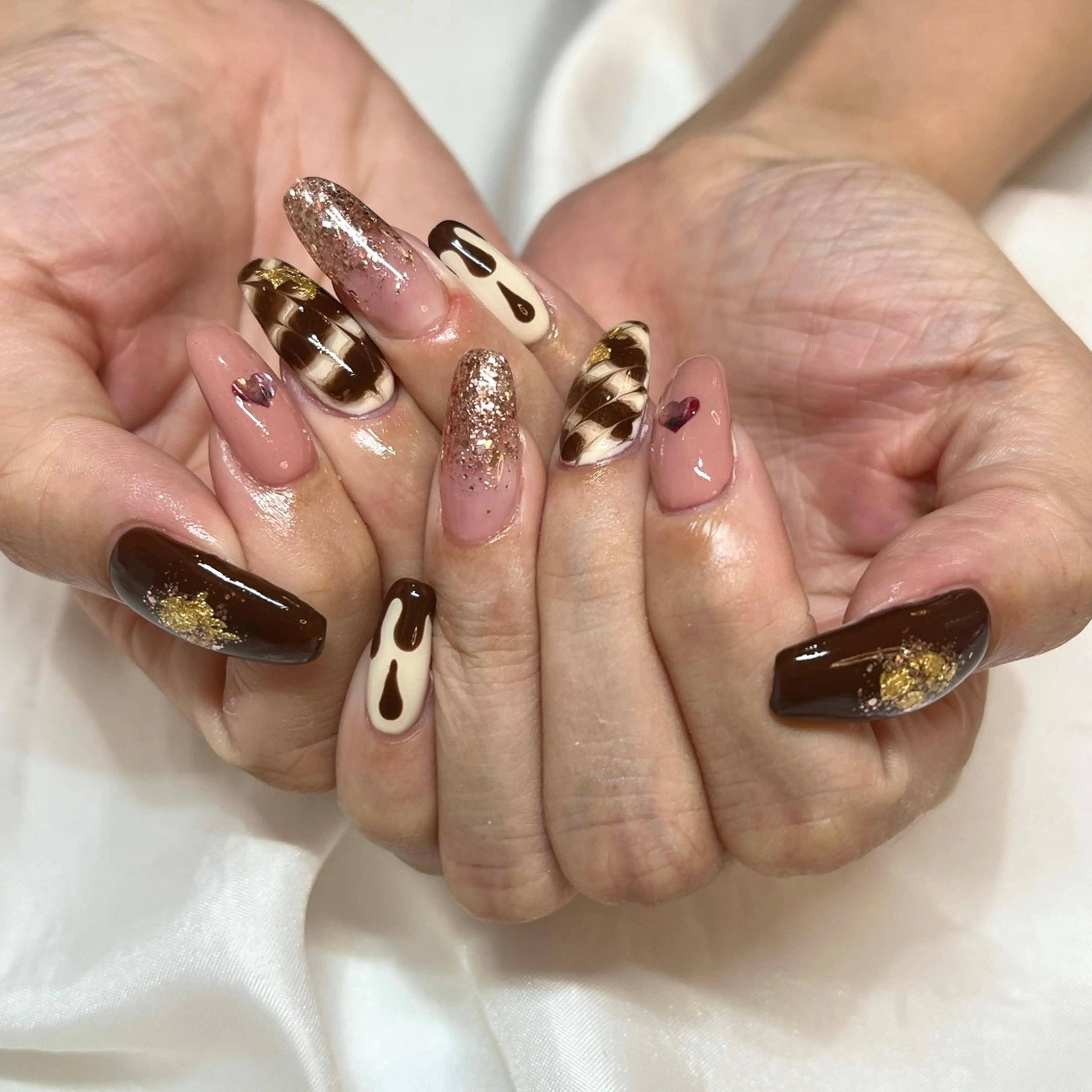 ネイル バレンタイン ホワイト ハンドネイル コバシガワ チヒロのネイルデザイン