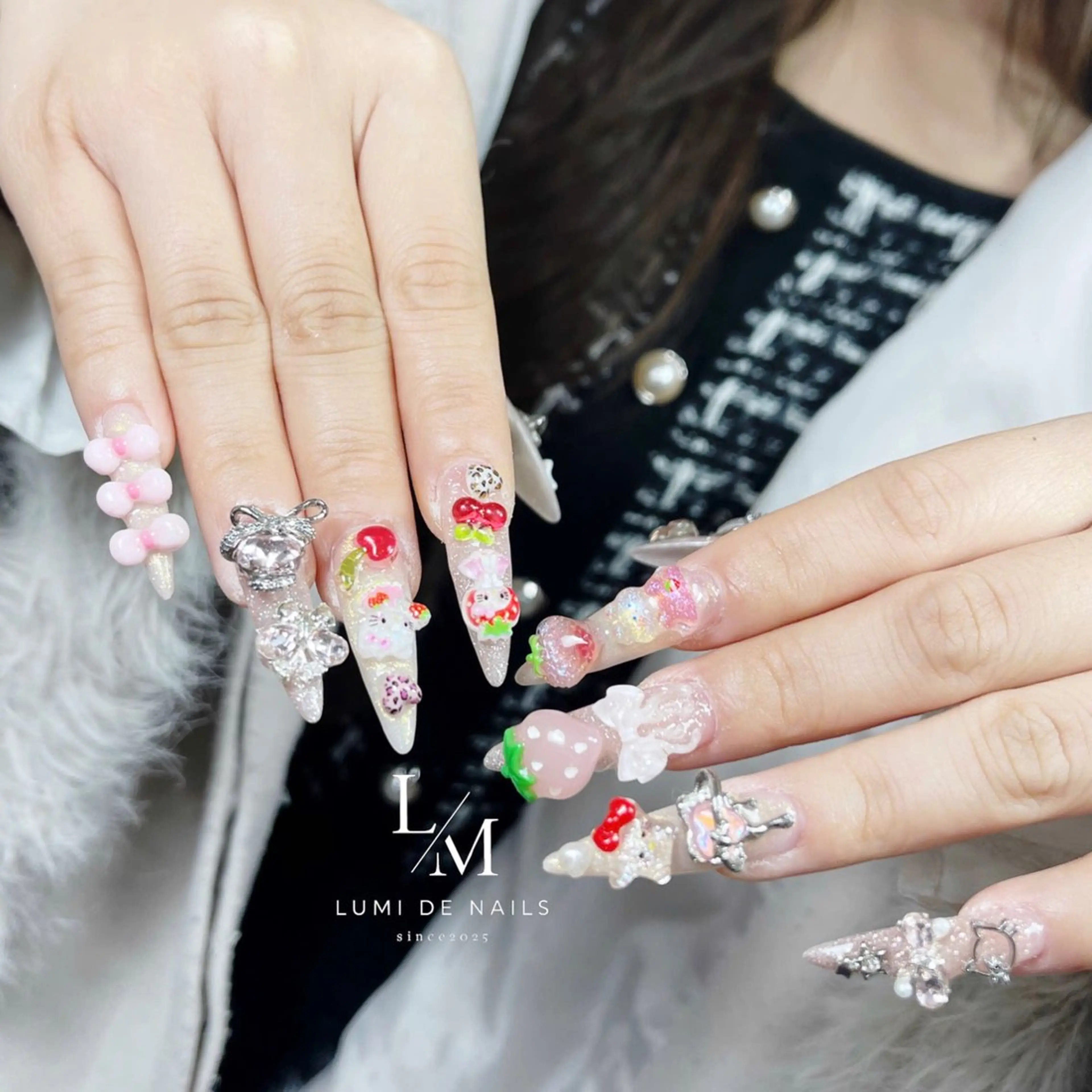 ネイル グラデーション ラメ(グリッター) マグネットネイル ミラーネイル ニュアンスネイル ハンドネイル Lumi de nailsのネイルデザイン