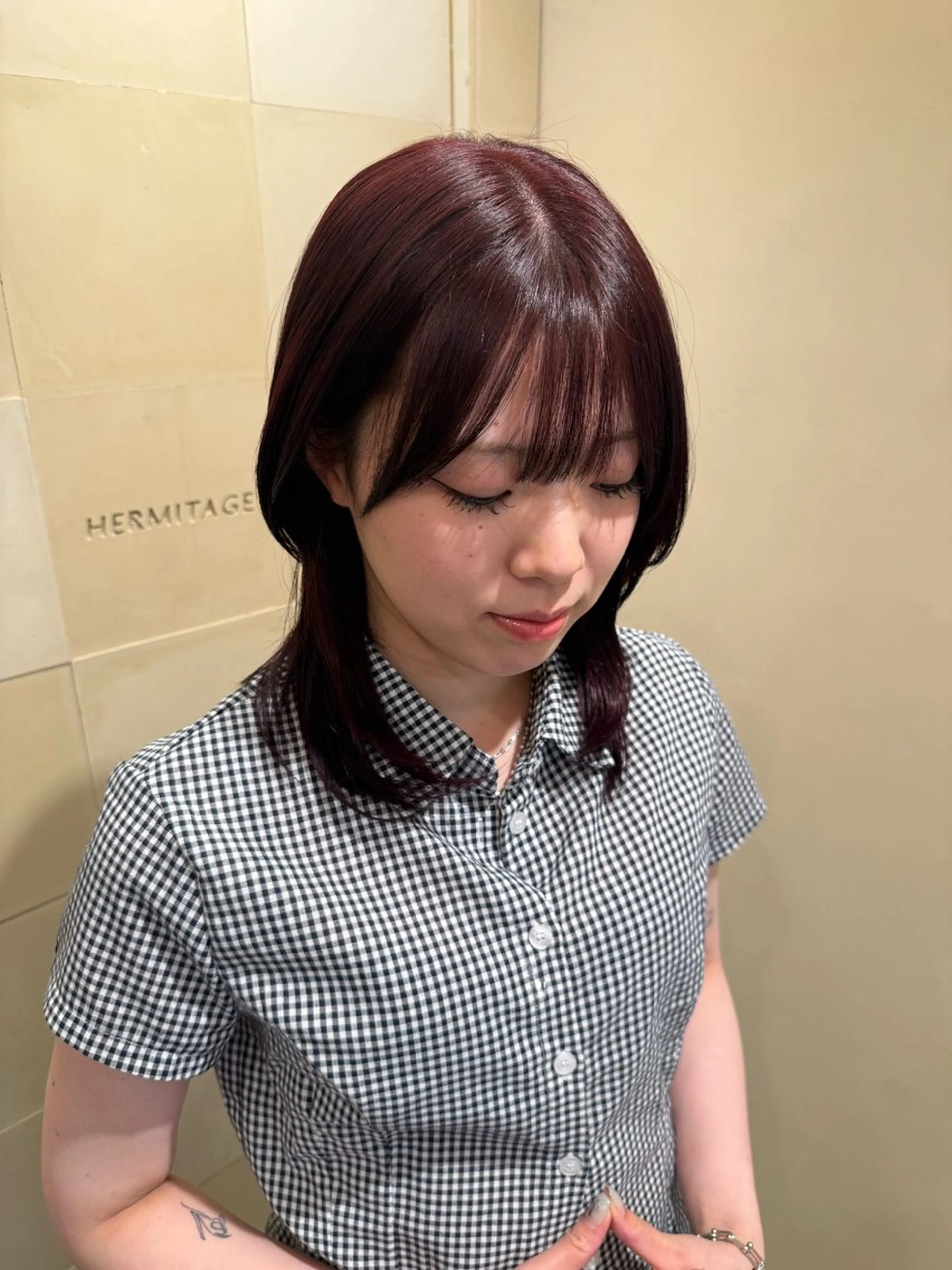 ミディアム 徳田 萌恵のヘアスタイル