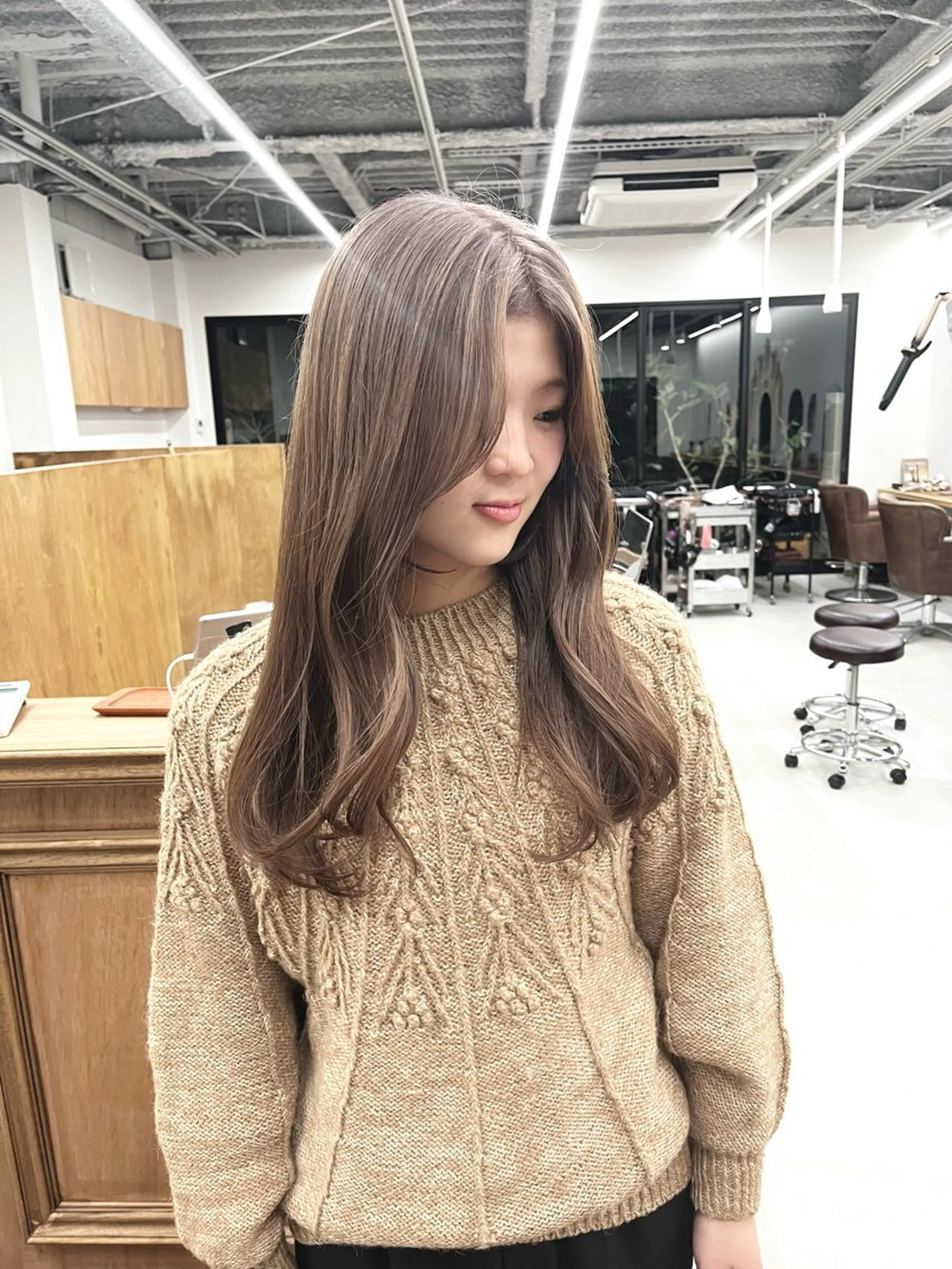 ロング カラー ヘアアレンジ ベージュカラー ブリーチ ena/ブリーチなし 透明感・レイヤー🎀のヘアスタイル