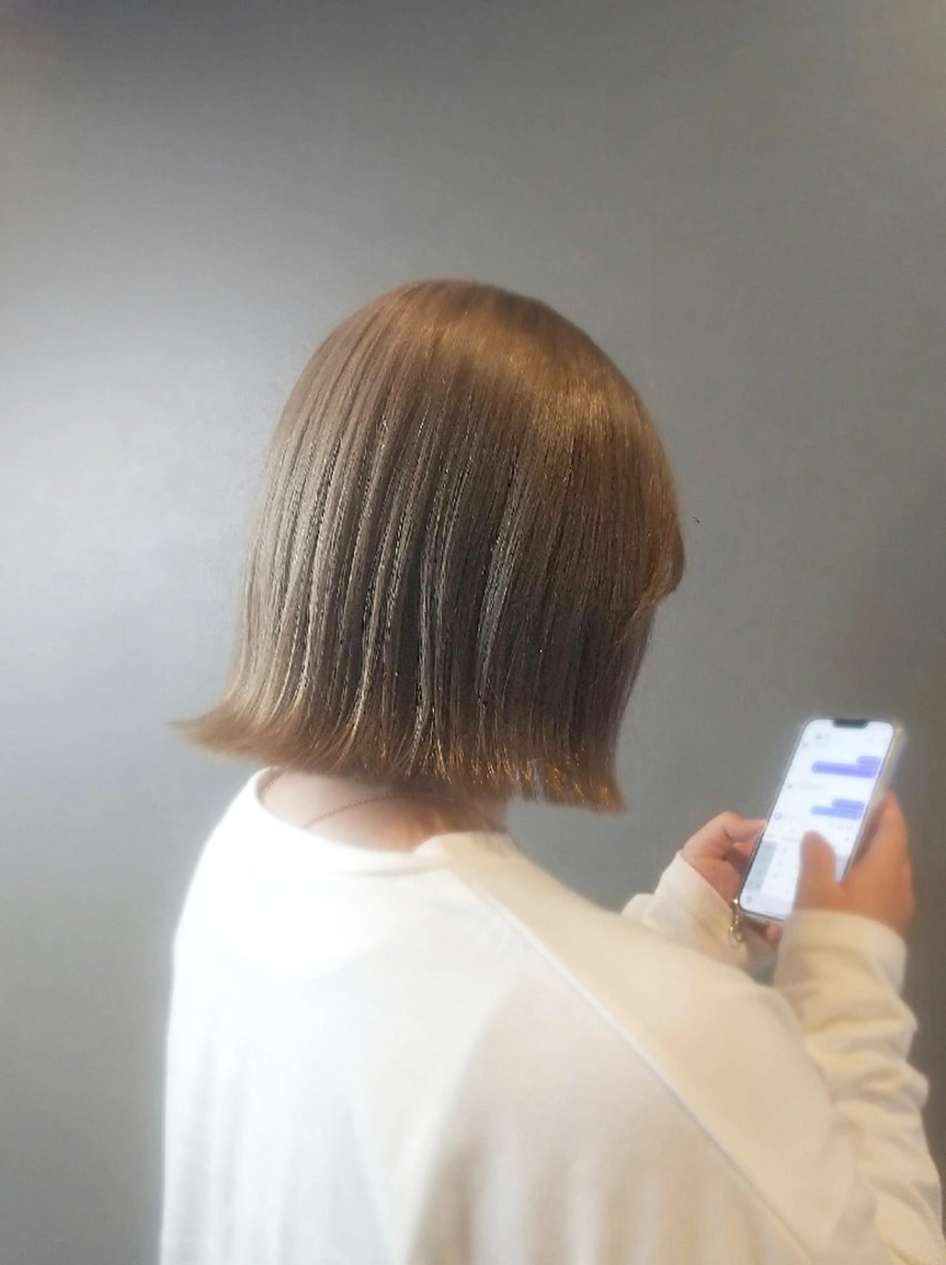 ショート カラー ブリーチ 久村 奈菜のヘアスタイル