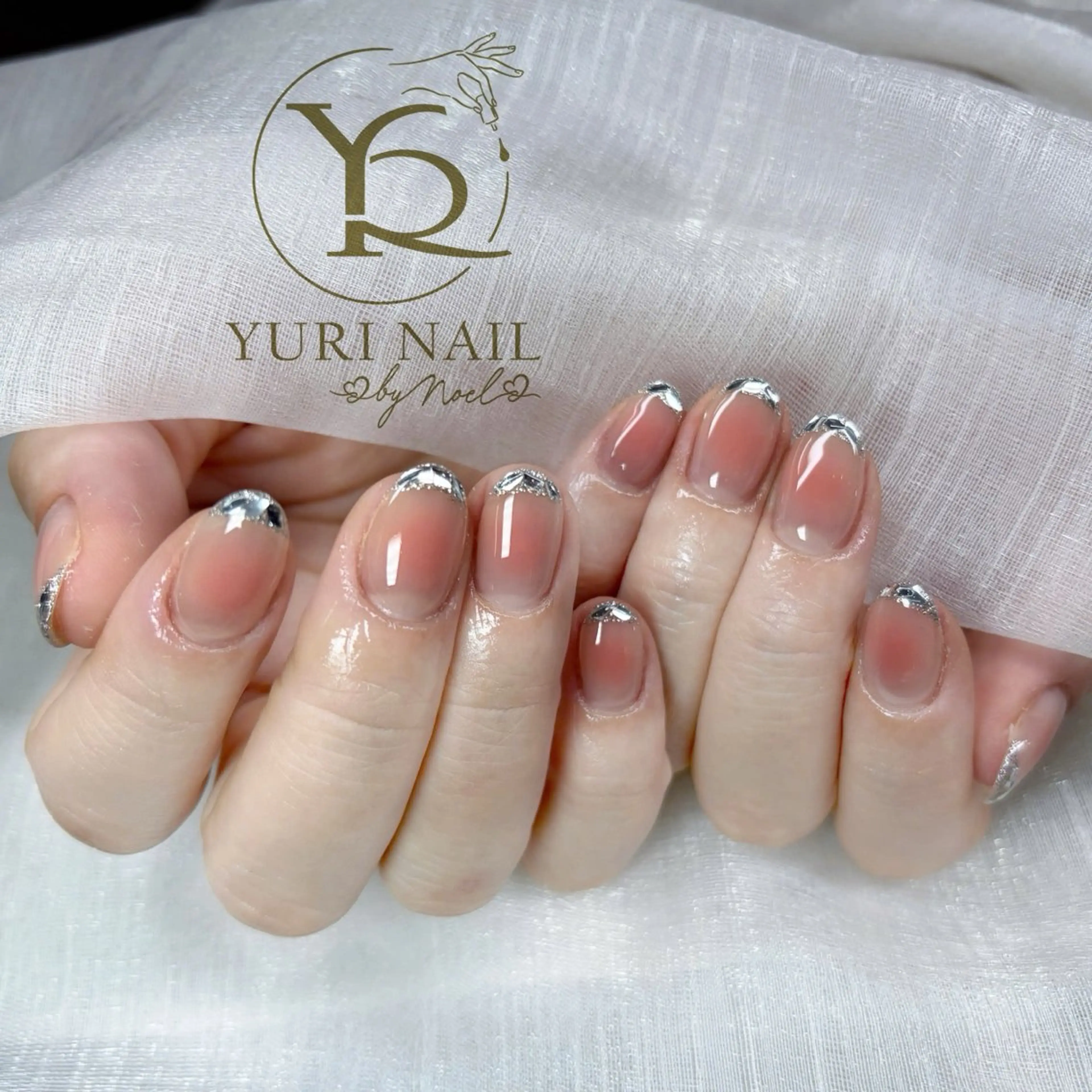 ネイル オーロラネイル ブルー チークネイル フットネイル フレンチネイル ハンドネイル フットネイル ハンドケア YURI Nail Funabashiのネイルデザイン