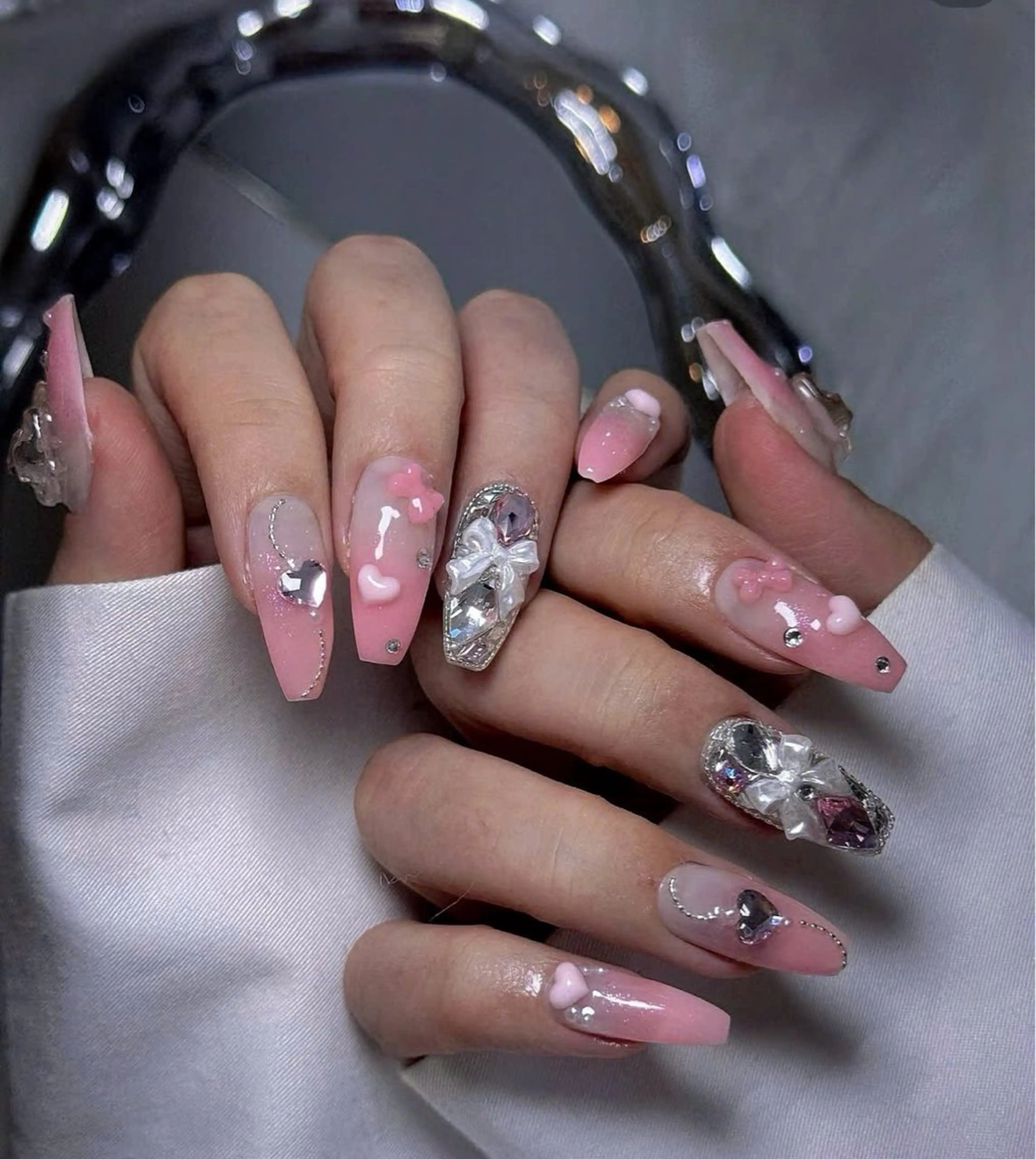 ネイル キラキラネイル マグネットネイル ミラーネイル ニュアンスネイル 春ネイル Lina所属・MeiMei Nail モデル募集のネイルデザイン
