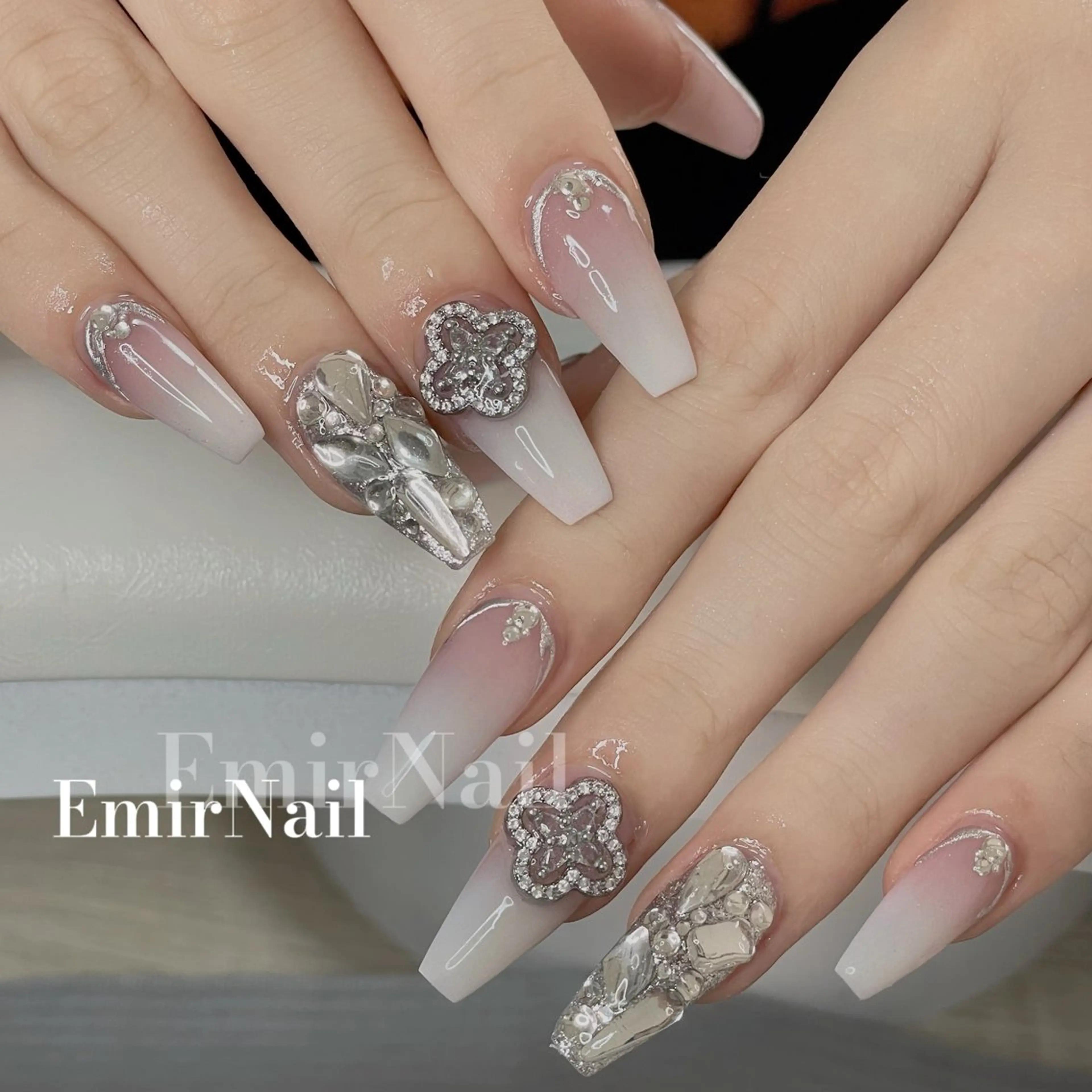 ネイル Emir Nailのネイルデザイン