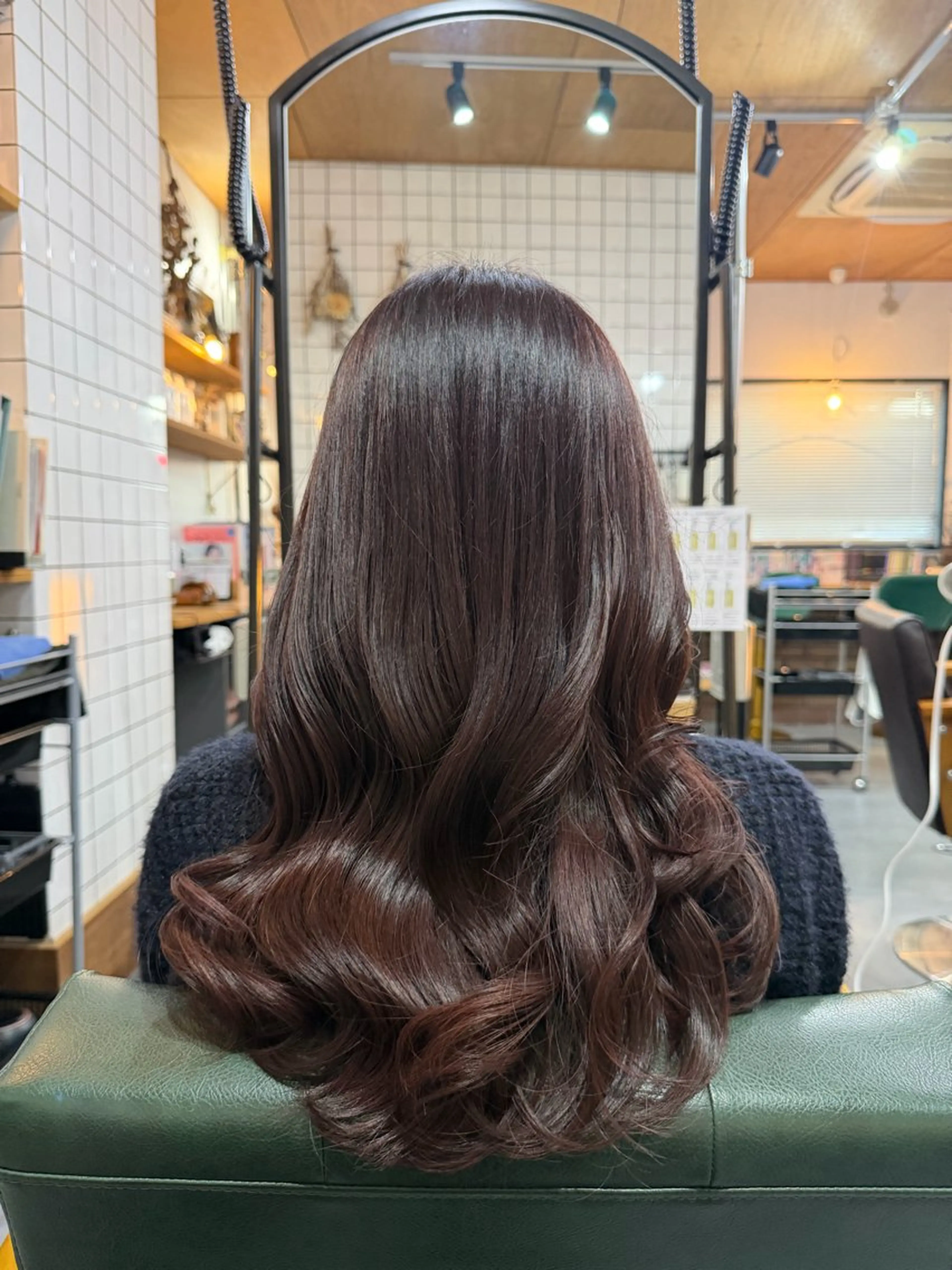 ロング ピンクブラウン ヘアカラー 倉本 美優のヘアスタイル