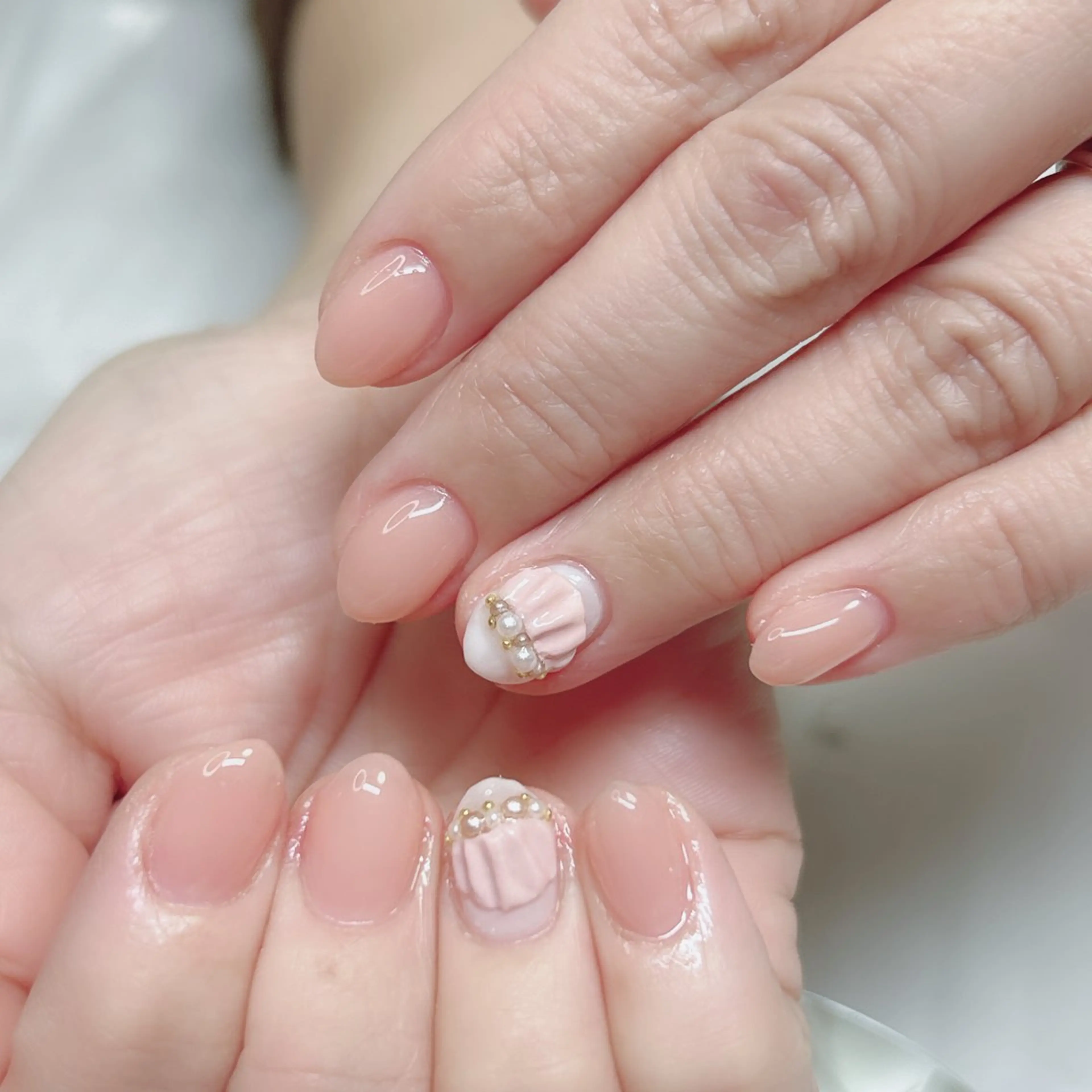 ネイル オーロラネイル ミラーネイル オフィスネイル ワンカラーネイル シンプルネイル ハンドネイル Cute Tips nailのネイルデザイン