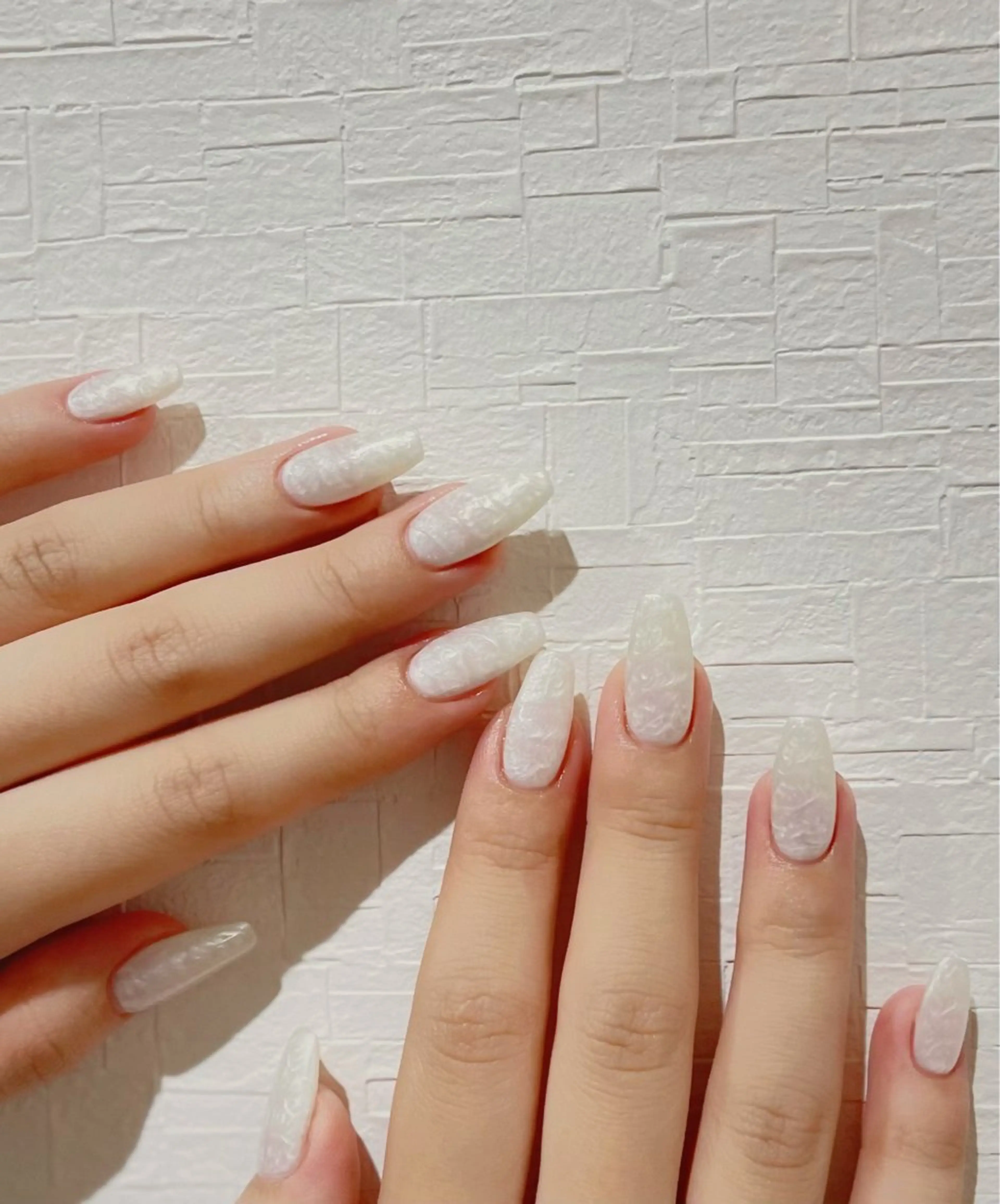 ネイル オーロラネイル 長さ出し フットネイル 韓国ネイル ラメ(グリッター) ハンドネイル 👍thumbs up nail👍のネイルデザイン