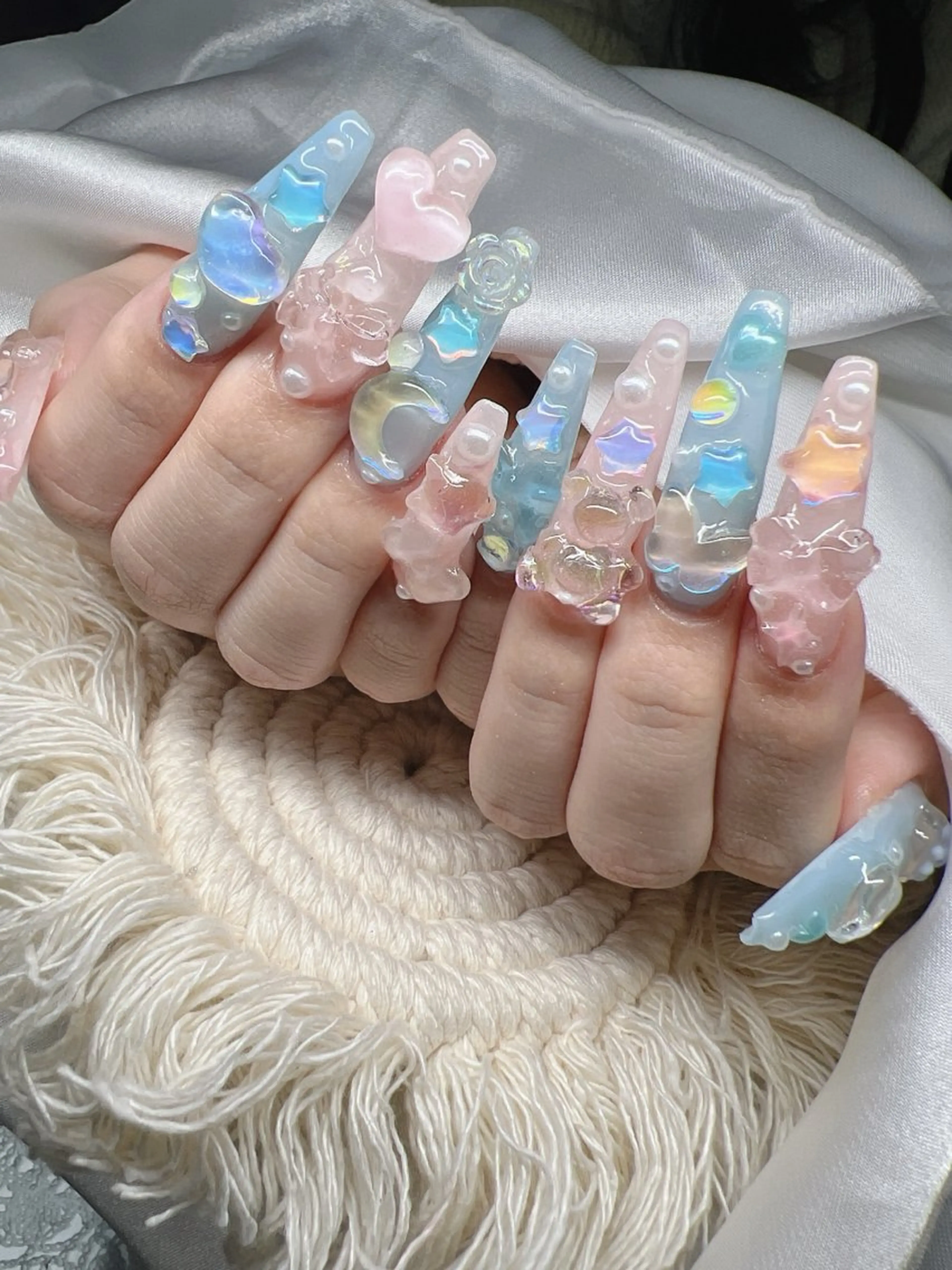 ネイル 長さ出し グラデーション 卒業式 キラキラネイル マグネットネイル Lee Nailsのネイルデザイン