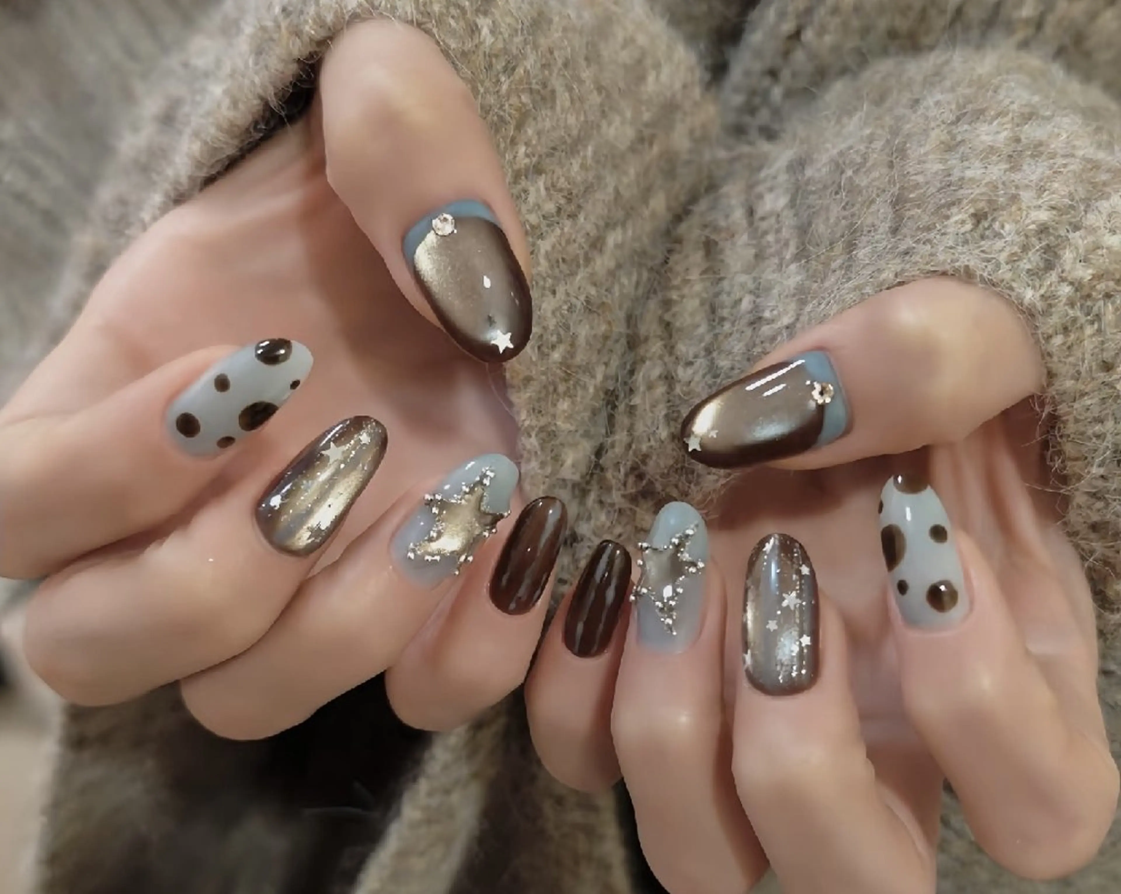 ネイル チークネイル フレンチネイル ジェルネイル ガーリー キラキラネイル ハンドネイル UM Nail Salonのネイルデザイン