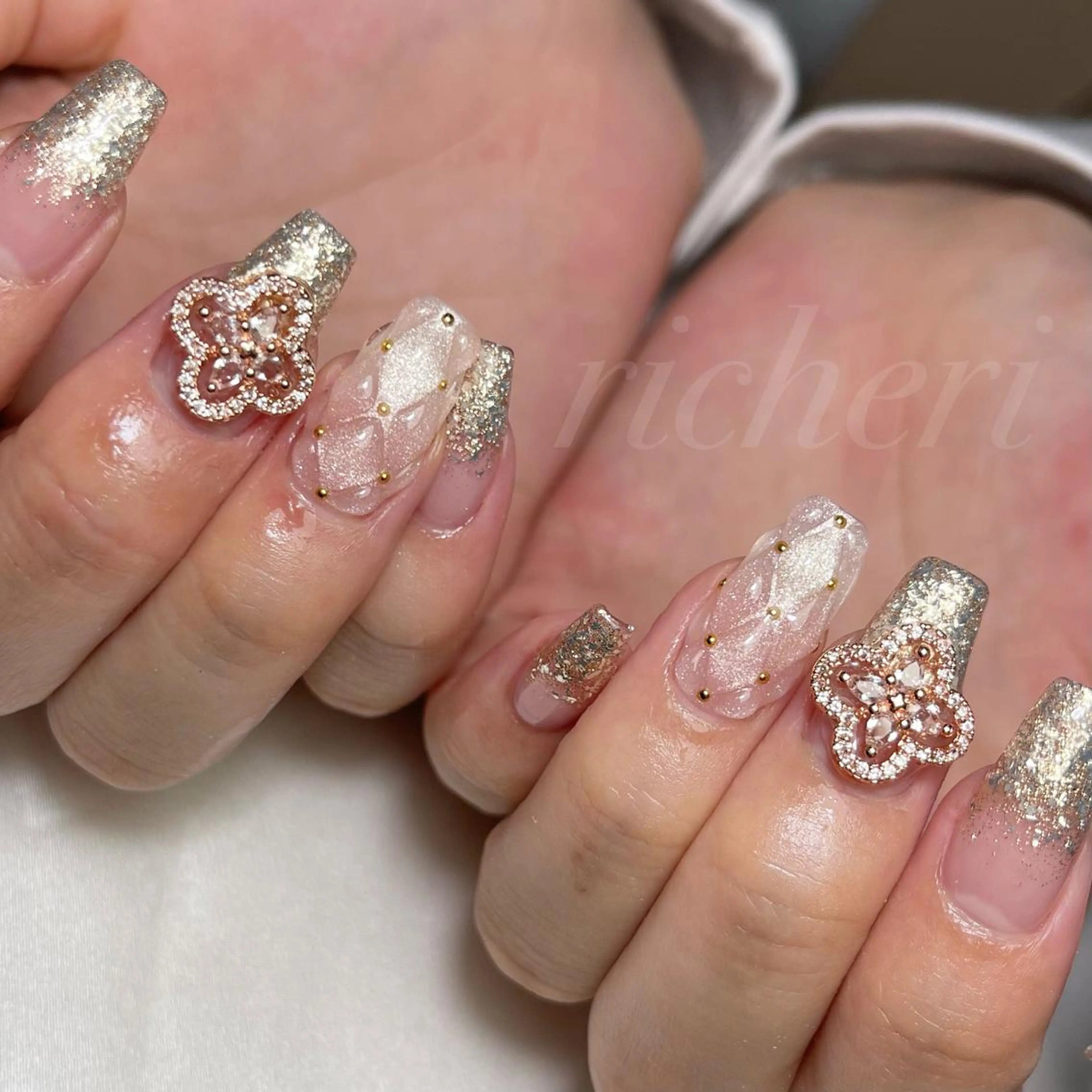 ミディアム ネイル ハンドネイル richeri beautyのエステ・リラクイメージ