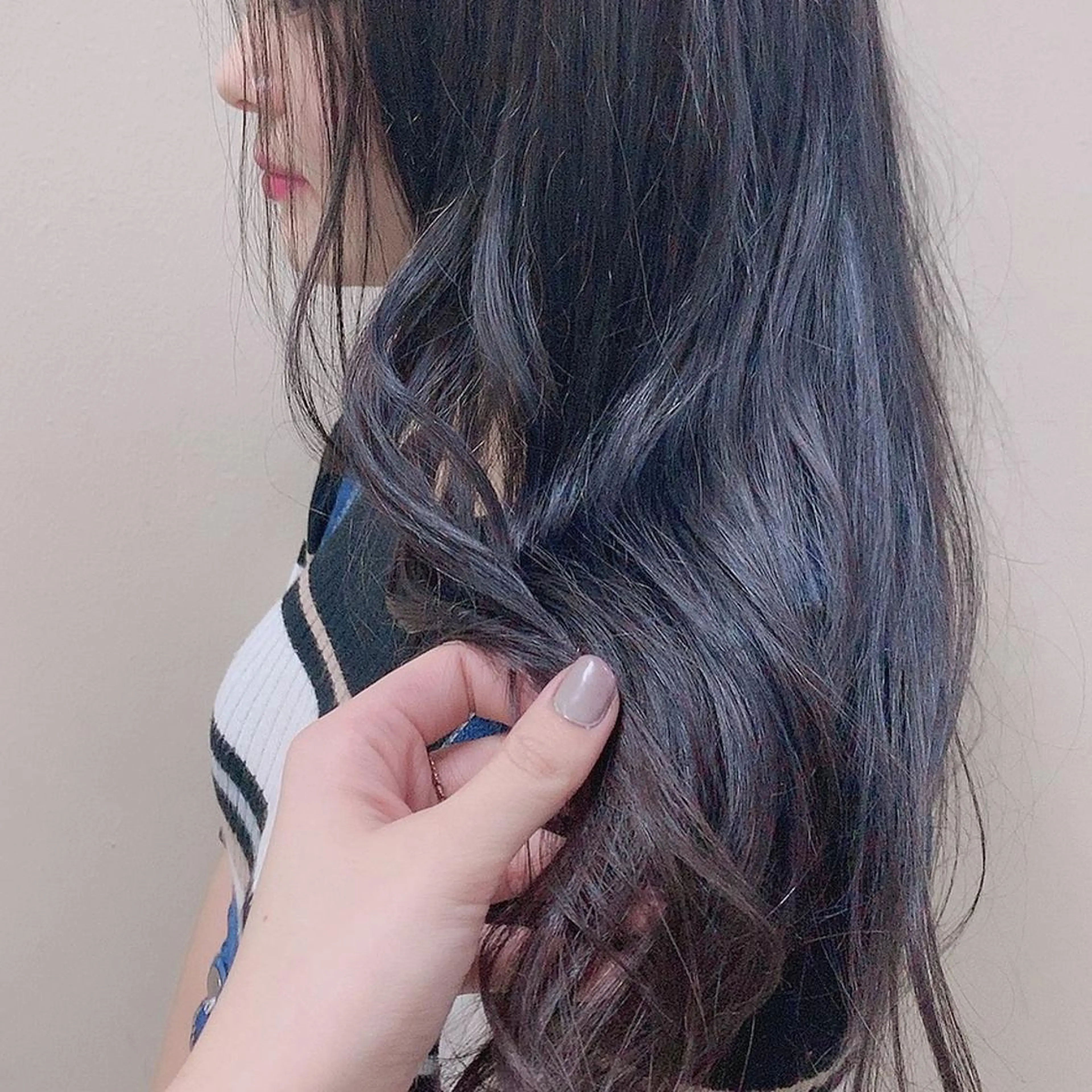 ロング カラー ayaka 髪質改善レイヤーのヘアスタイル