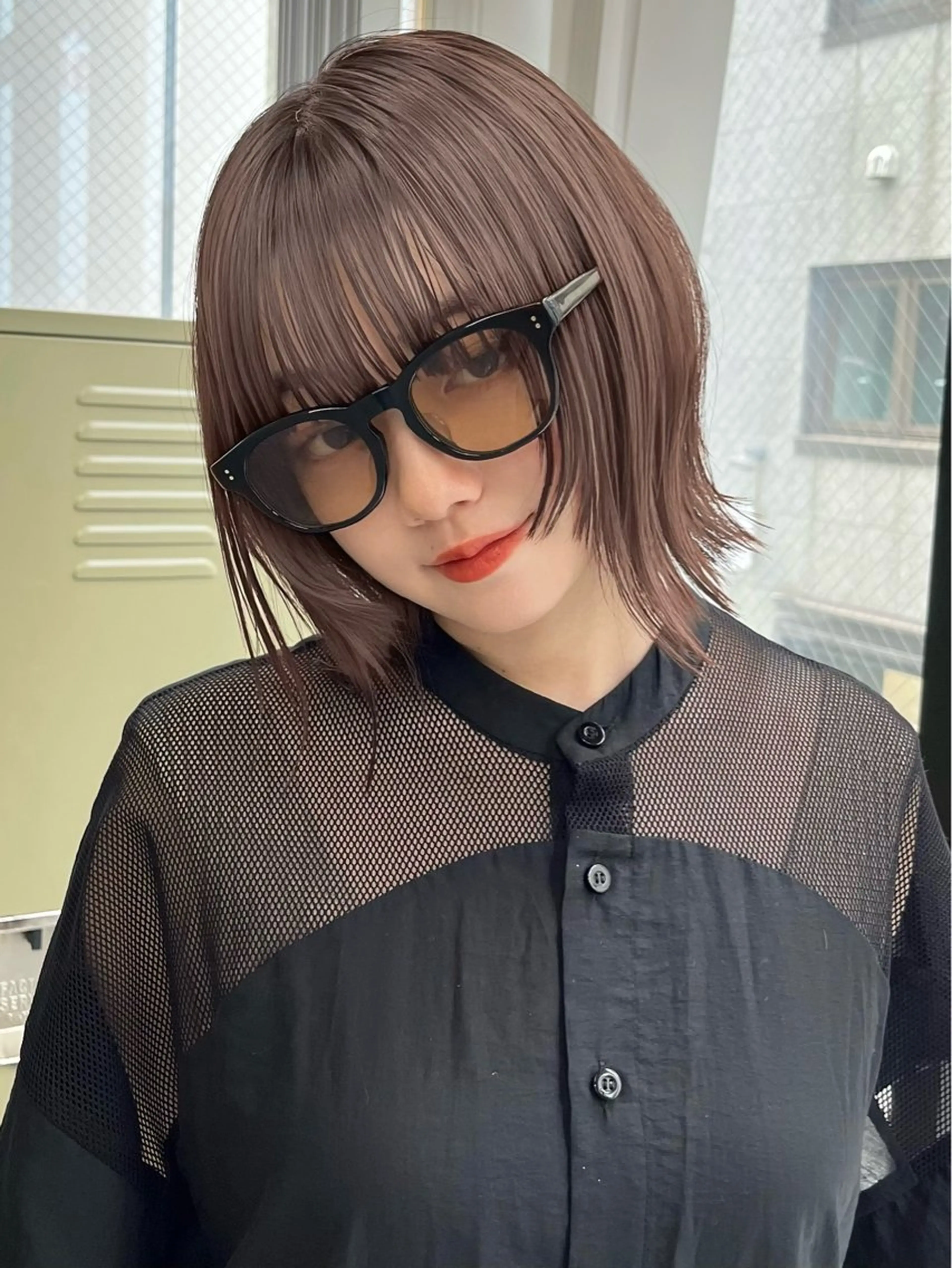 ミディアム カラー イツク ⚡️ ルーツ/ハイトーンのヘアスタイル