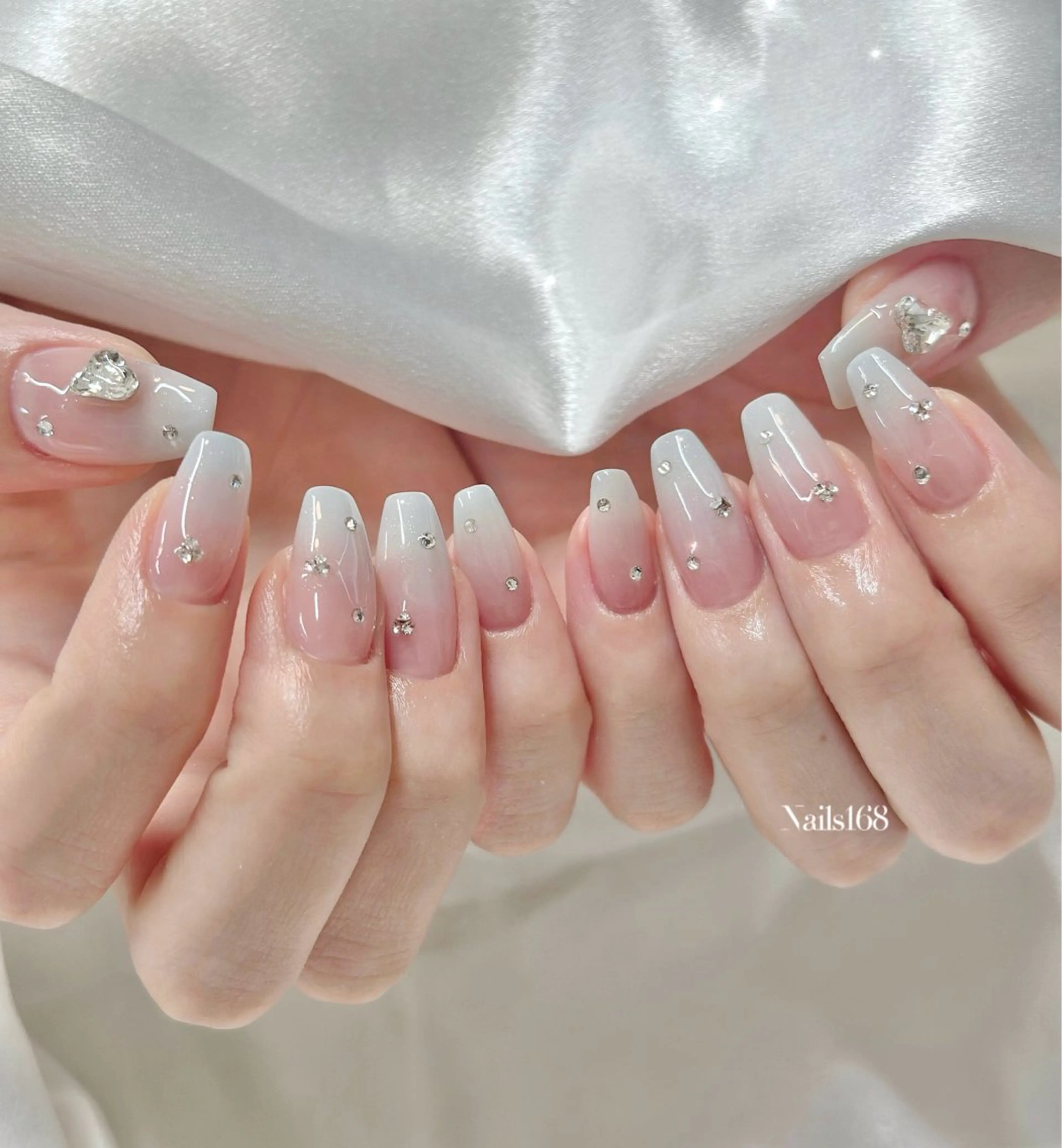 ネイル アートネイル チークネイル 韓国ネイル マグネットネイル ニュアンスネイル ハンドネイル NAILS168 新大久保店のネイルデザイン