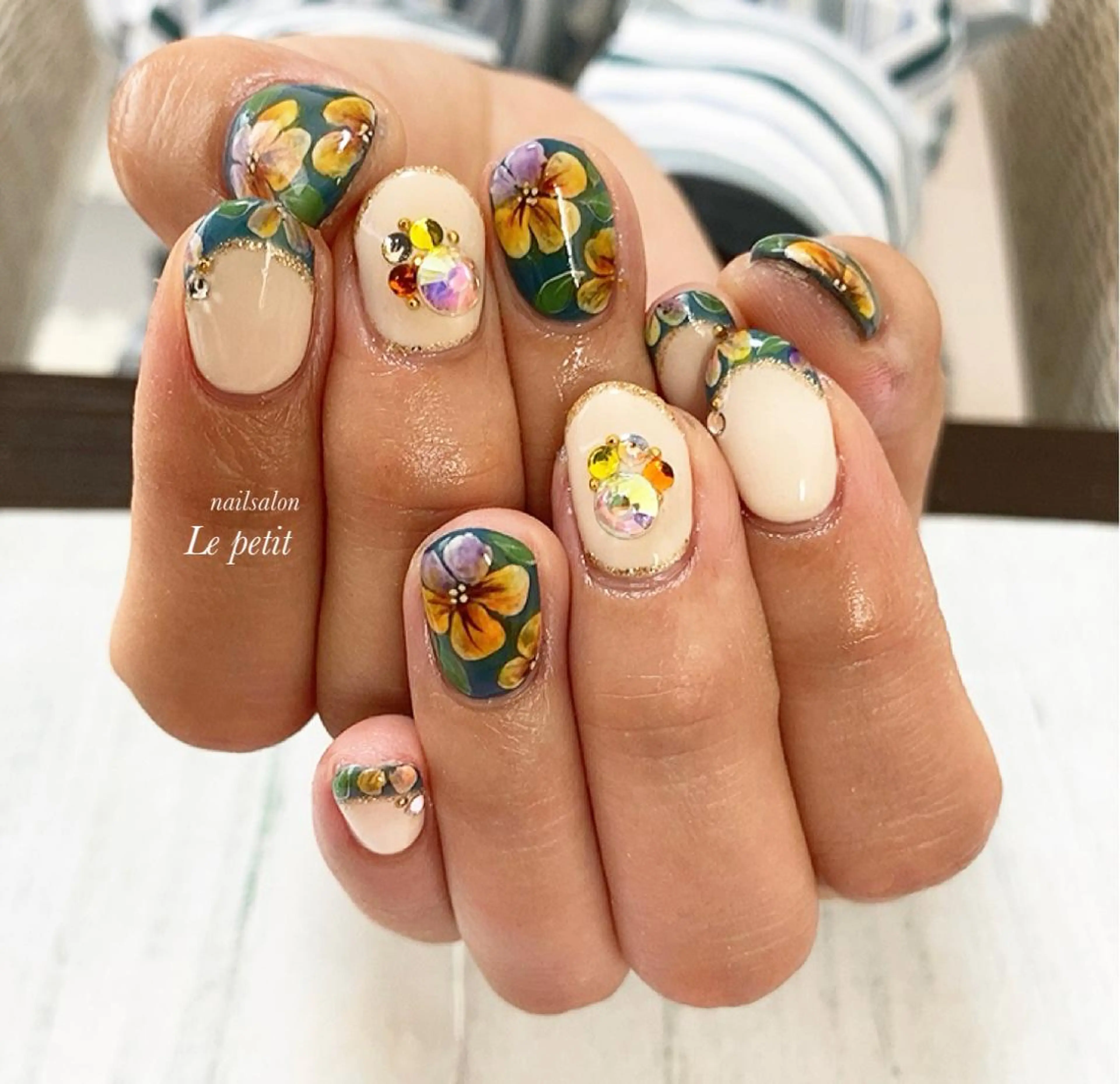 ネイル 石野 広佳のネイルデザイン