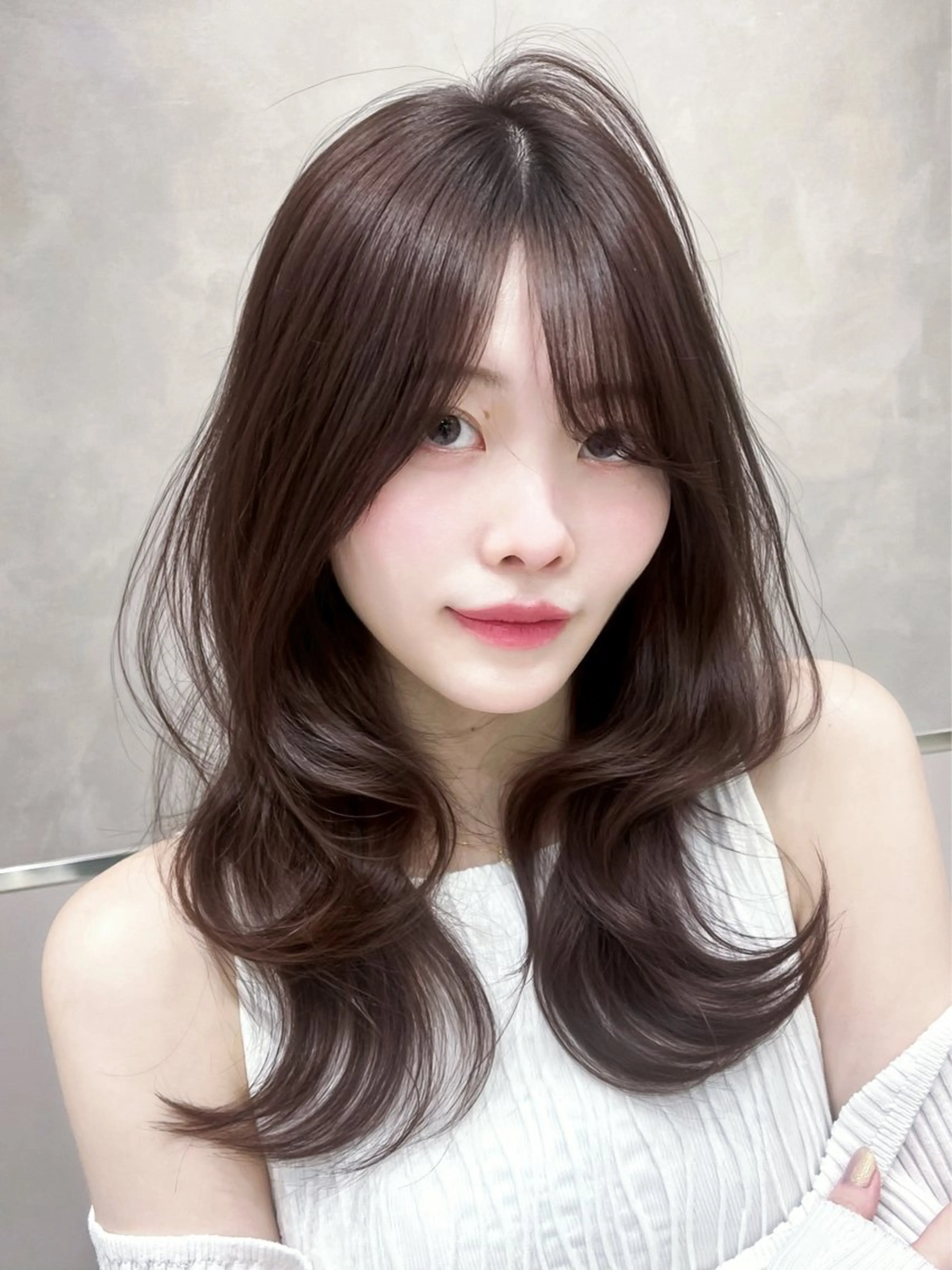 ミディアム 韓国風ヘア レイヤーカット シースルーバング サイドバング 小顔カット カット ヘアカラー トリートメント 赤み消し透明感カラー 似合わせ前髪柴田礼空のヘアスタイル