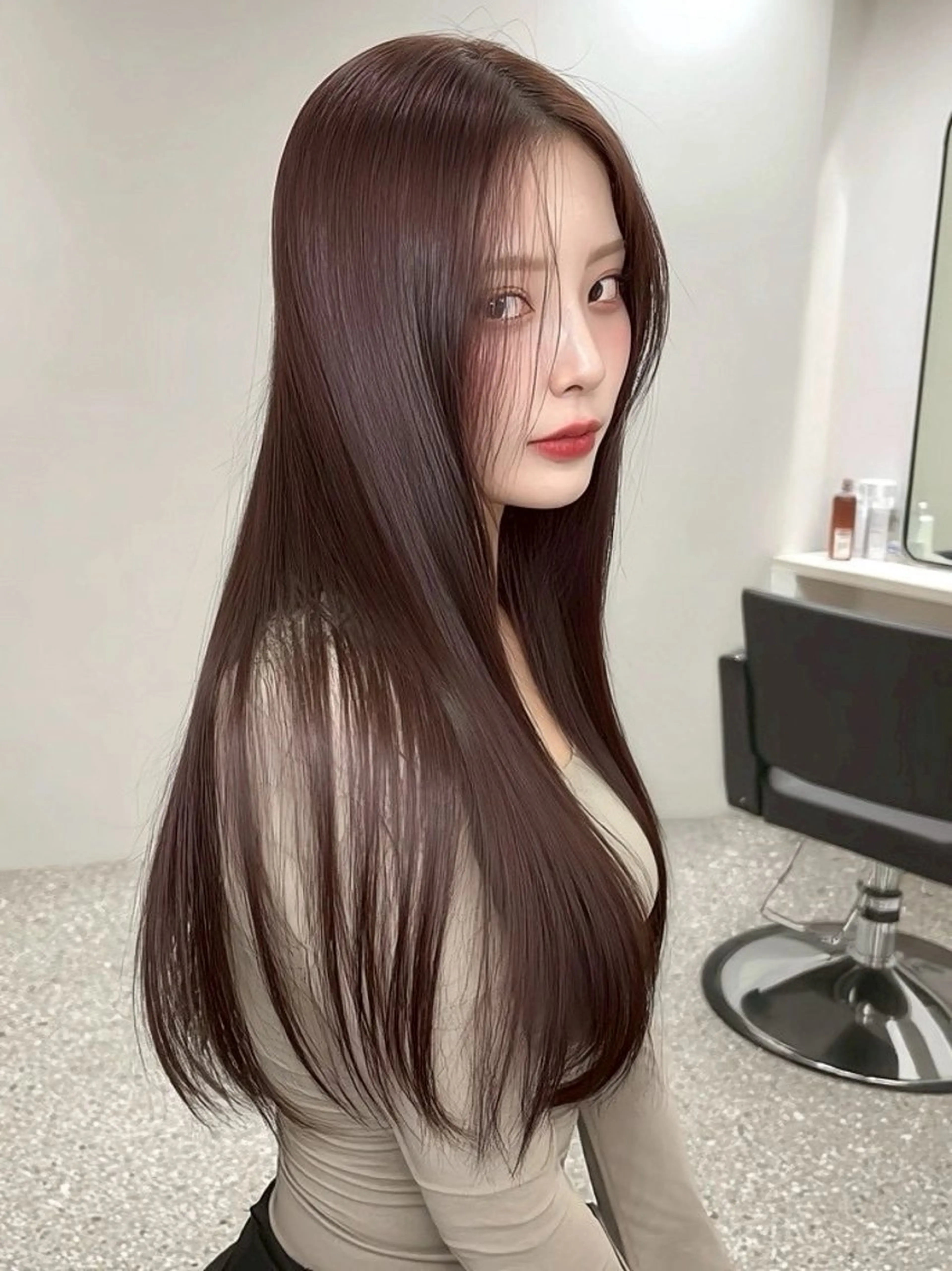 ロング カラー 透明感カラー くびれヘア 顔周りカット ヨシンモリ 韓国風ヘア カット ヘアカラー トリートメント レイヤーカット/ 髪質改善/透カラーのヘアスタイル