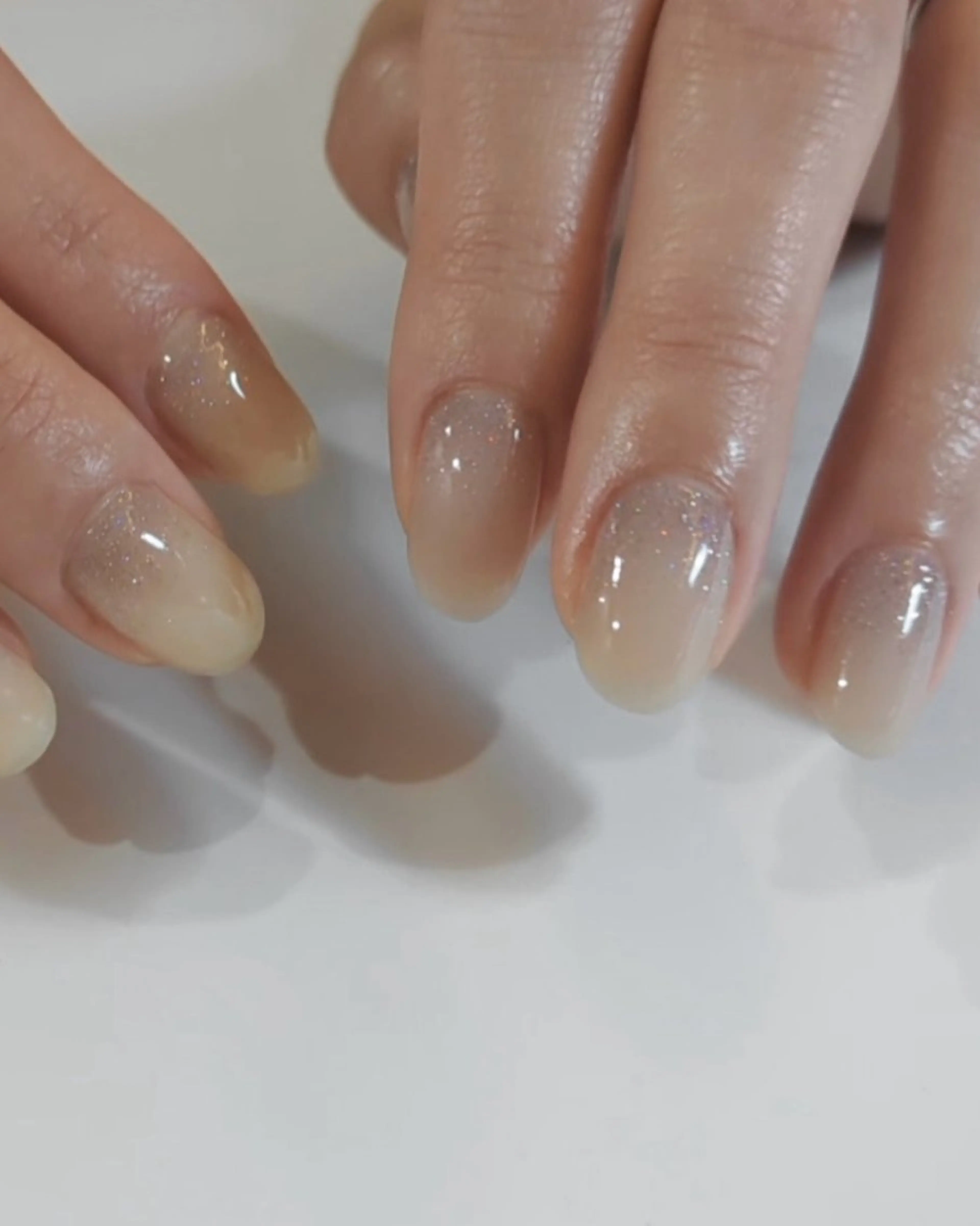 ネイル フラッシュネイル グラデーション ラメ(グリッター) ラメグラデーション 舞花 🌼のネイルデザイン