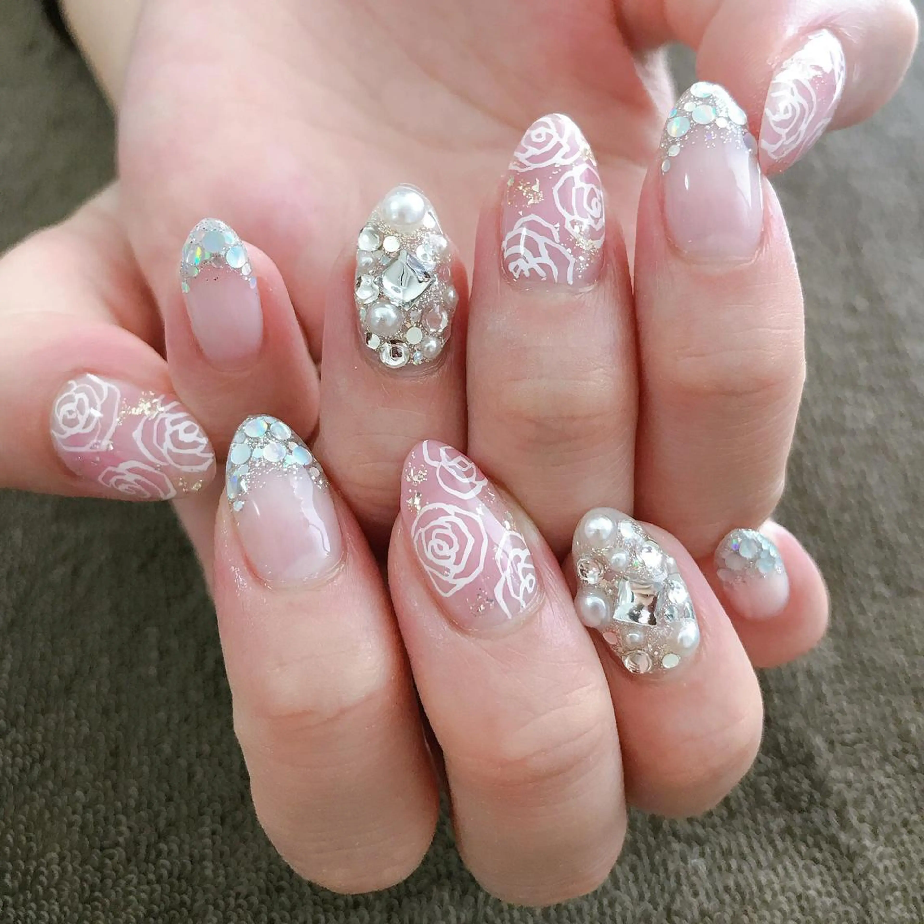 ネイル キラキラネイル 持ち込み ブライダルネイル ハンドネイル Masuko Yasukaのネイルデザイン