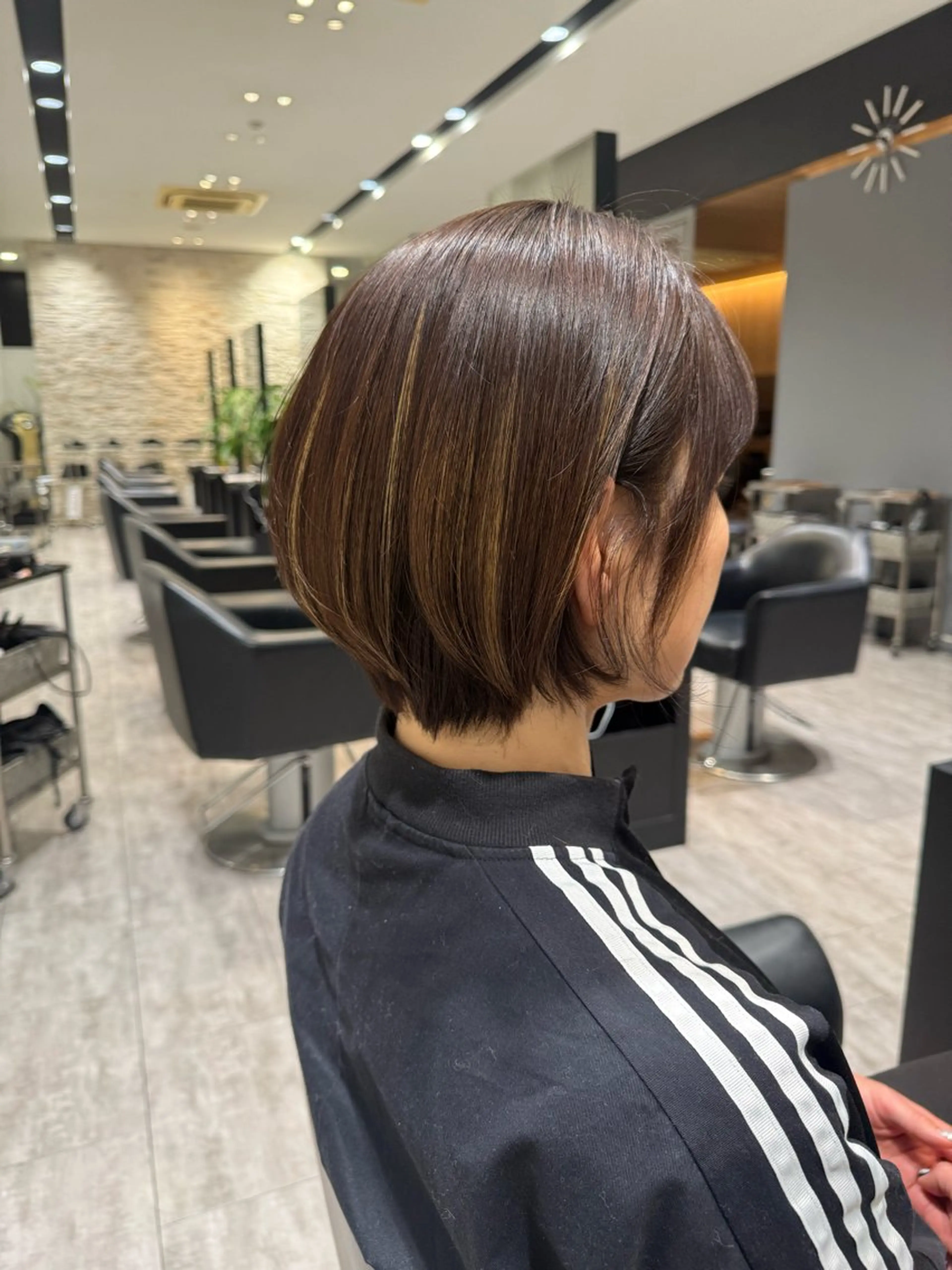 ショート SuR Cinq所属・松野 あゆのヘアスタイル