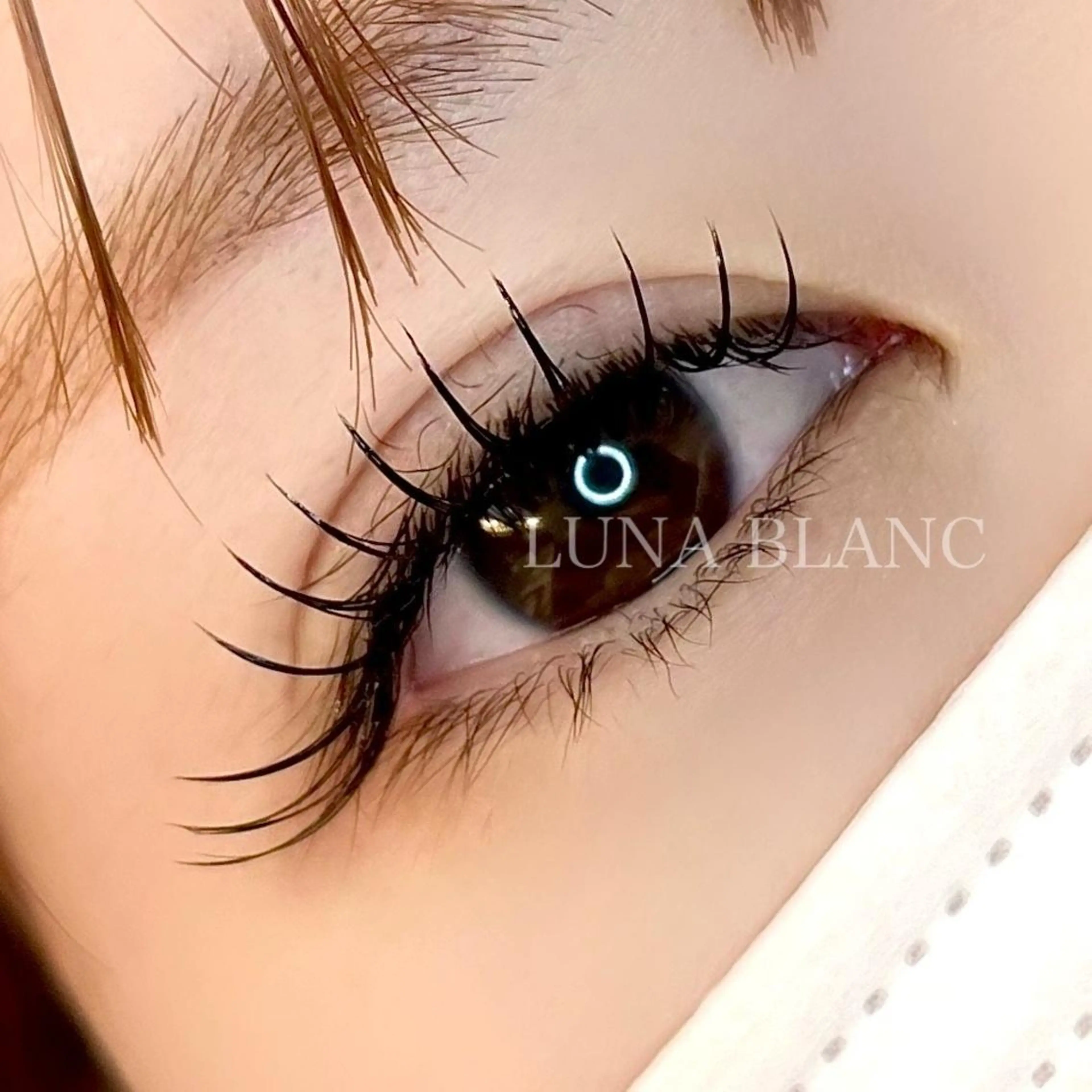 マツエク・マツパ フラットラッシュ model LUNA BLANCの眉毛・アイブロウイメージ