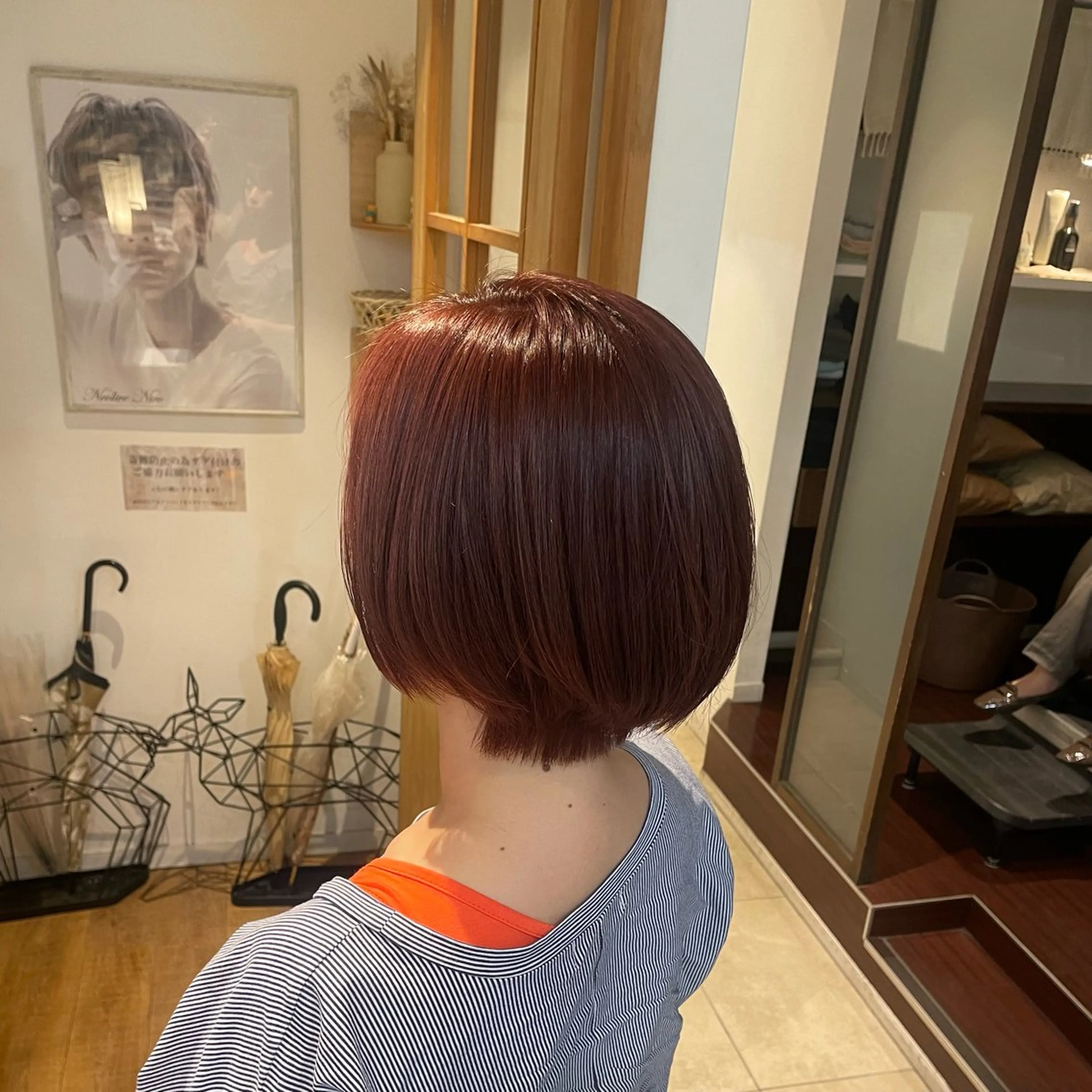 ショート カラー ピンクカラー 秋元 佳乃のヘアスタイル