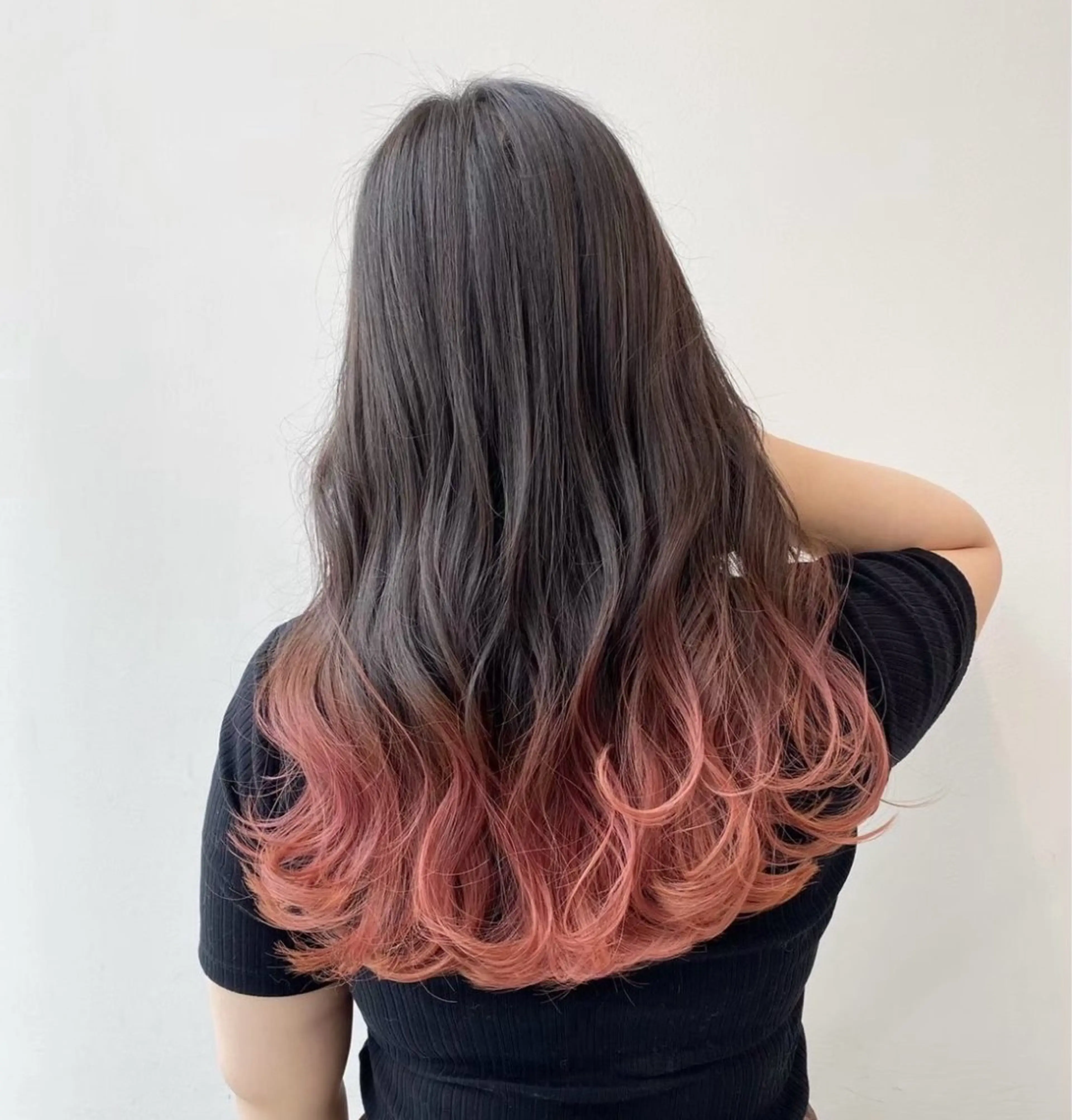 ロング カラー ヘアアレンジ 🍑🧋ハイトーン 暖色カラーlucaのヘアスタイル