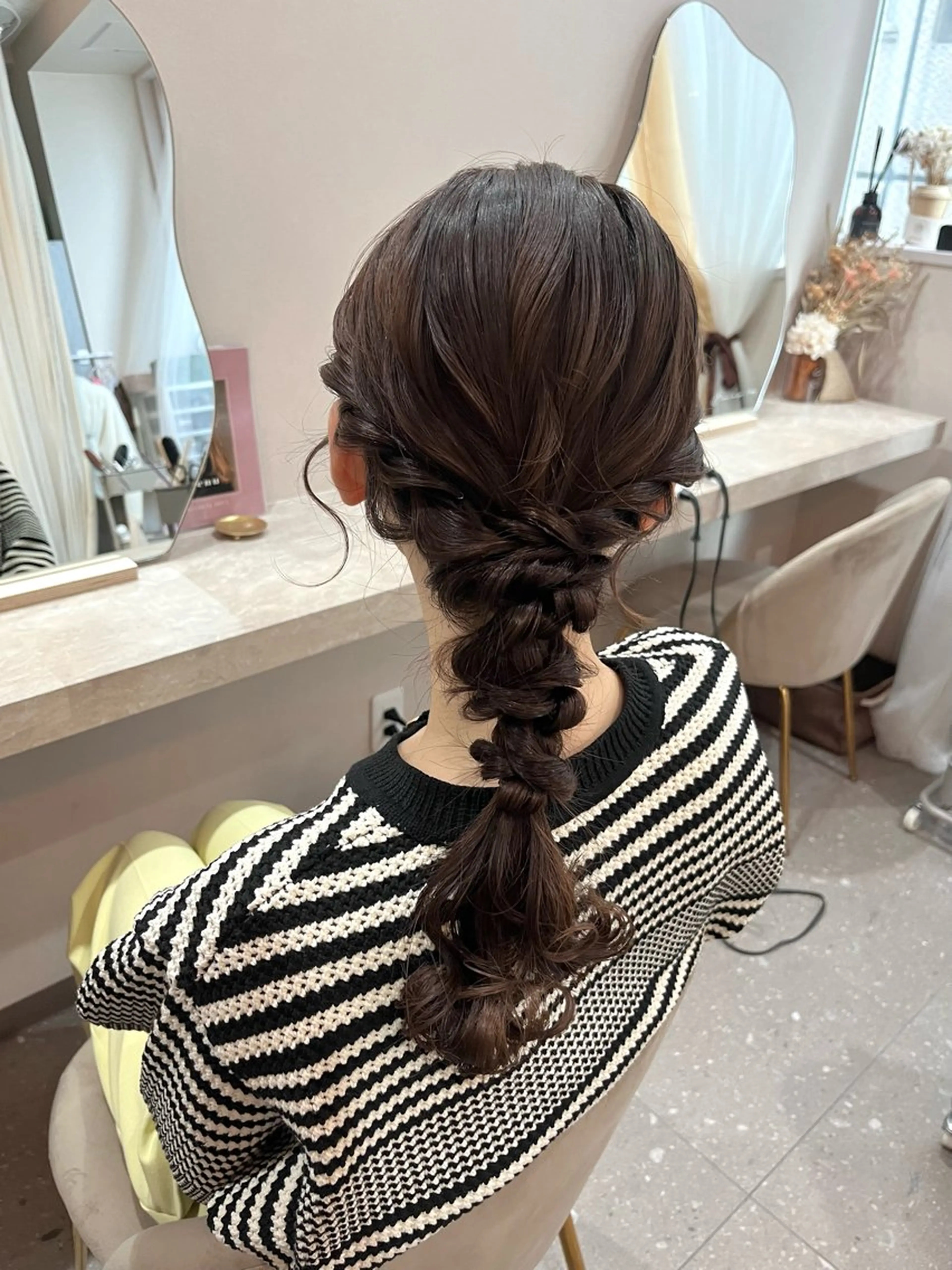 セミロング ヘアアレンジ ヘアセット Mila Akariのヘアスタイル