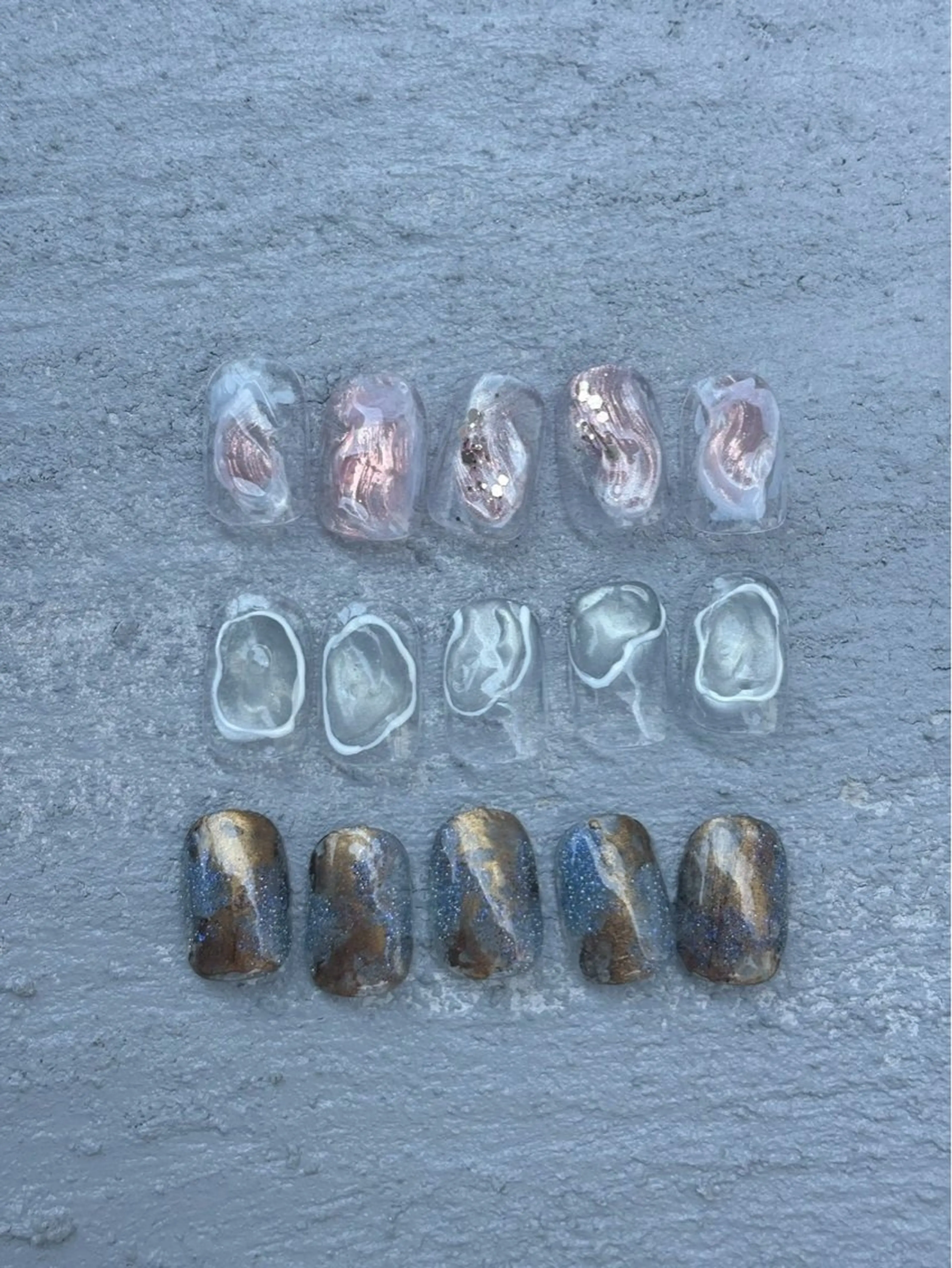 ネイル ハンドネイル 大人ワンホン キラキラ／Ayanoのネイルデザイン