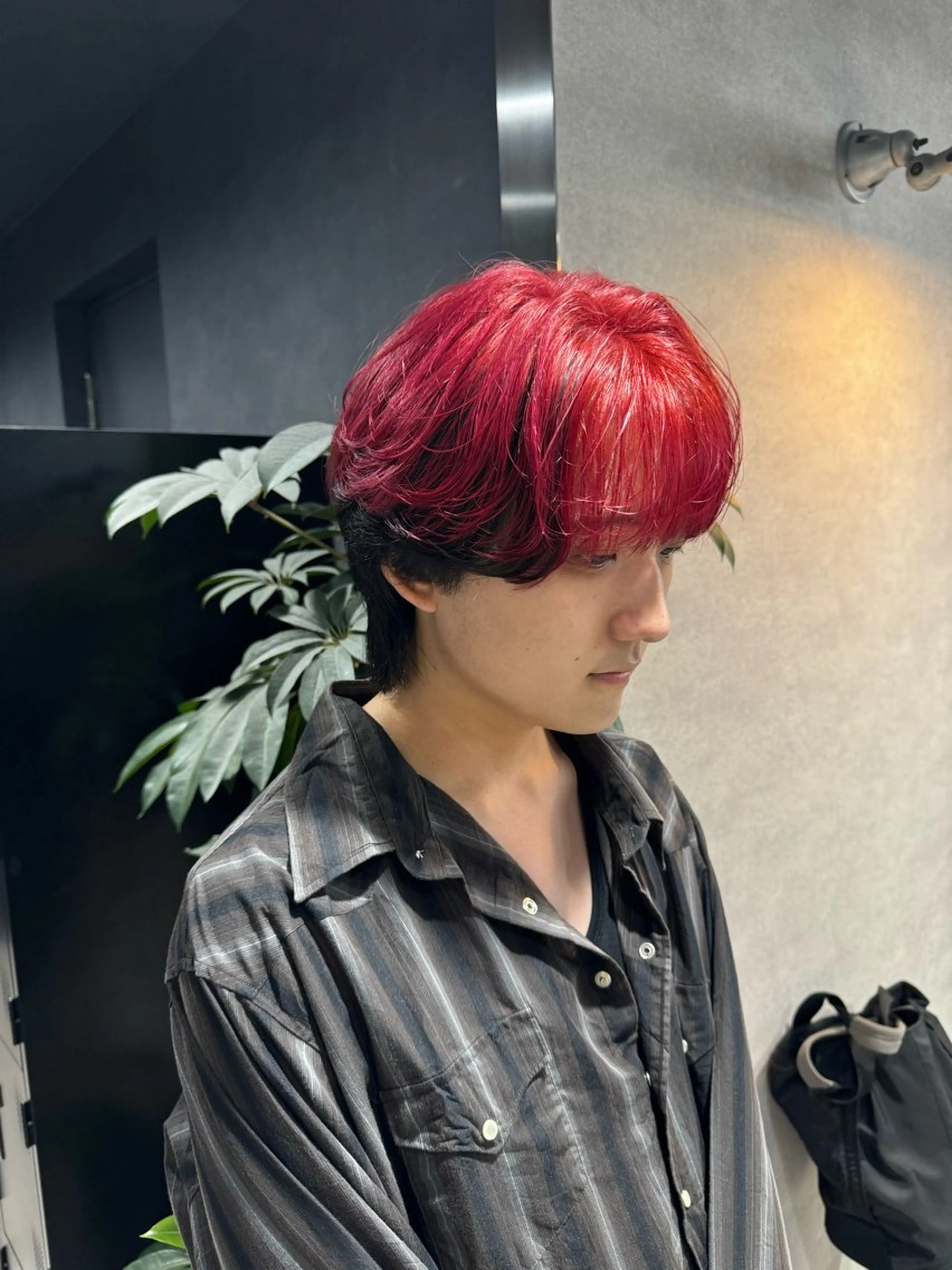 ショート カラー パーマ ヘアアレンジ メンズ カット ヘアカラー トリートメント ヘッドスパ ヘアセット スパイキー/フェザー /波巻き/かいとのヘアスタイル