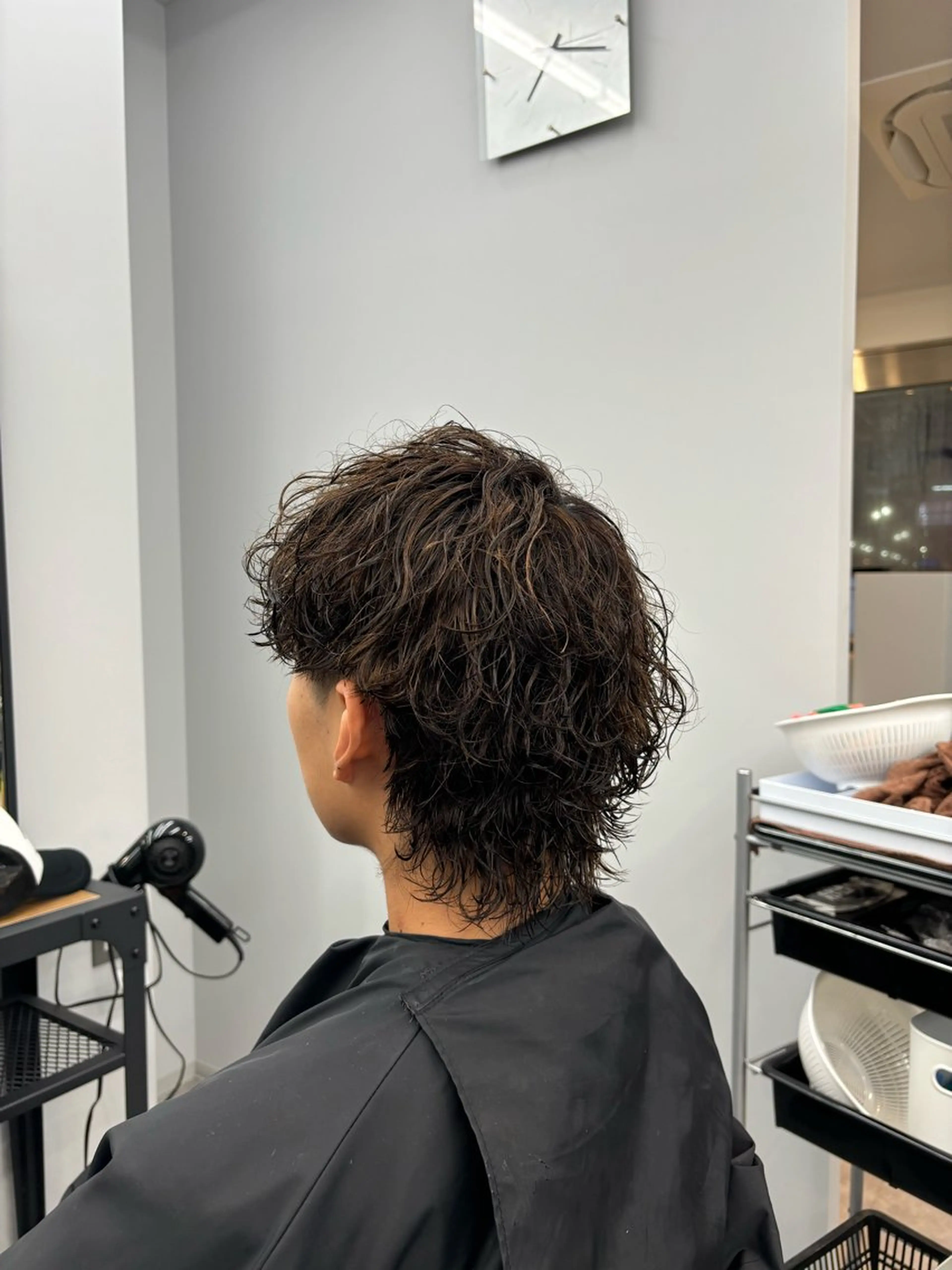 ミディアム パーマ メンズ 渋谷メンズパーマ 渡邊優輝のヘアスタイル