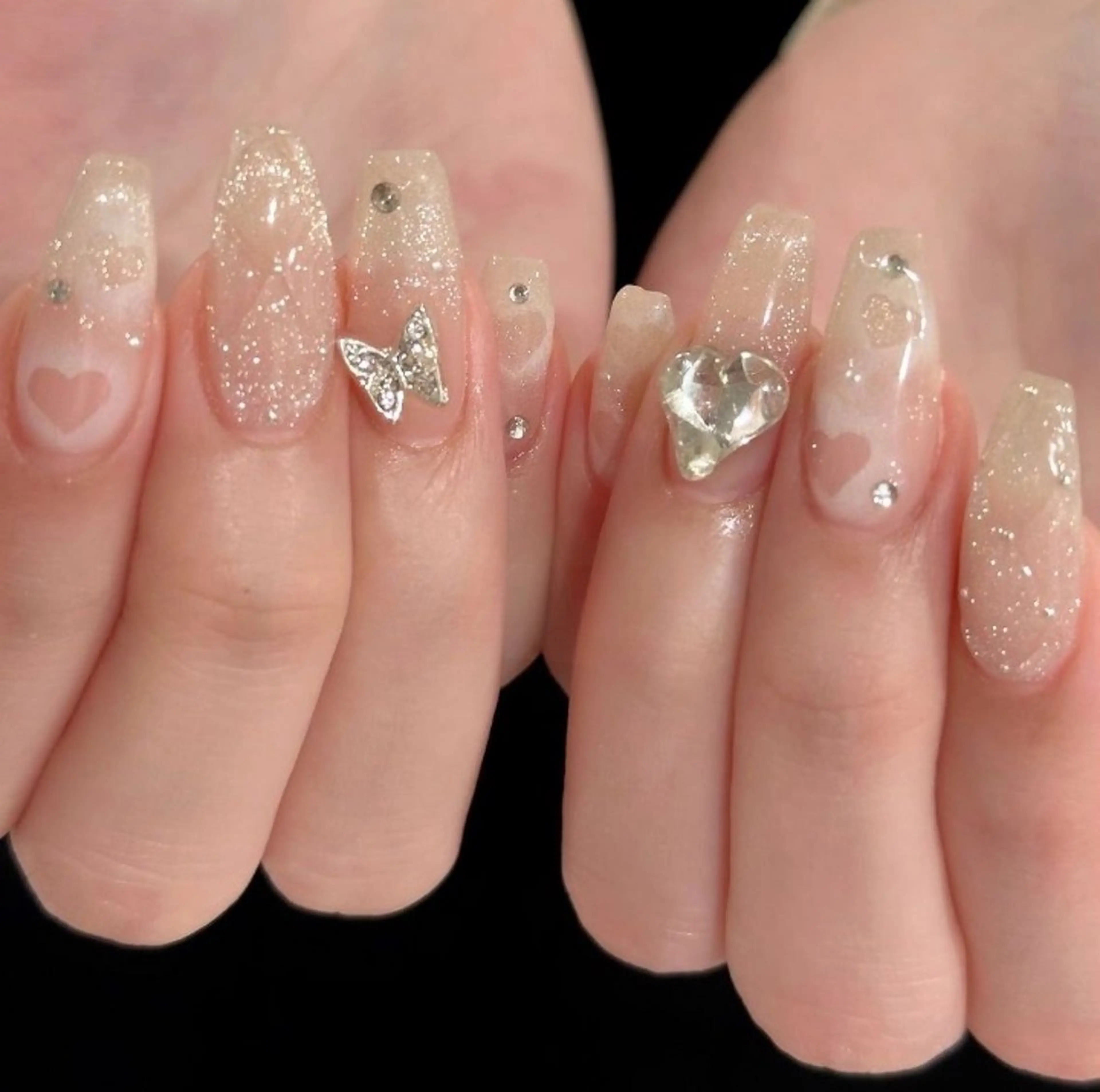 カラー グラデーションカラー ピンクカラー ハンドネイル AIN Nailのネイルデザイン