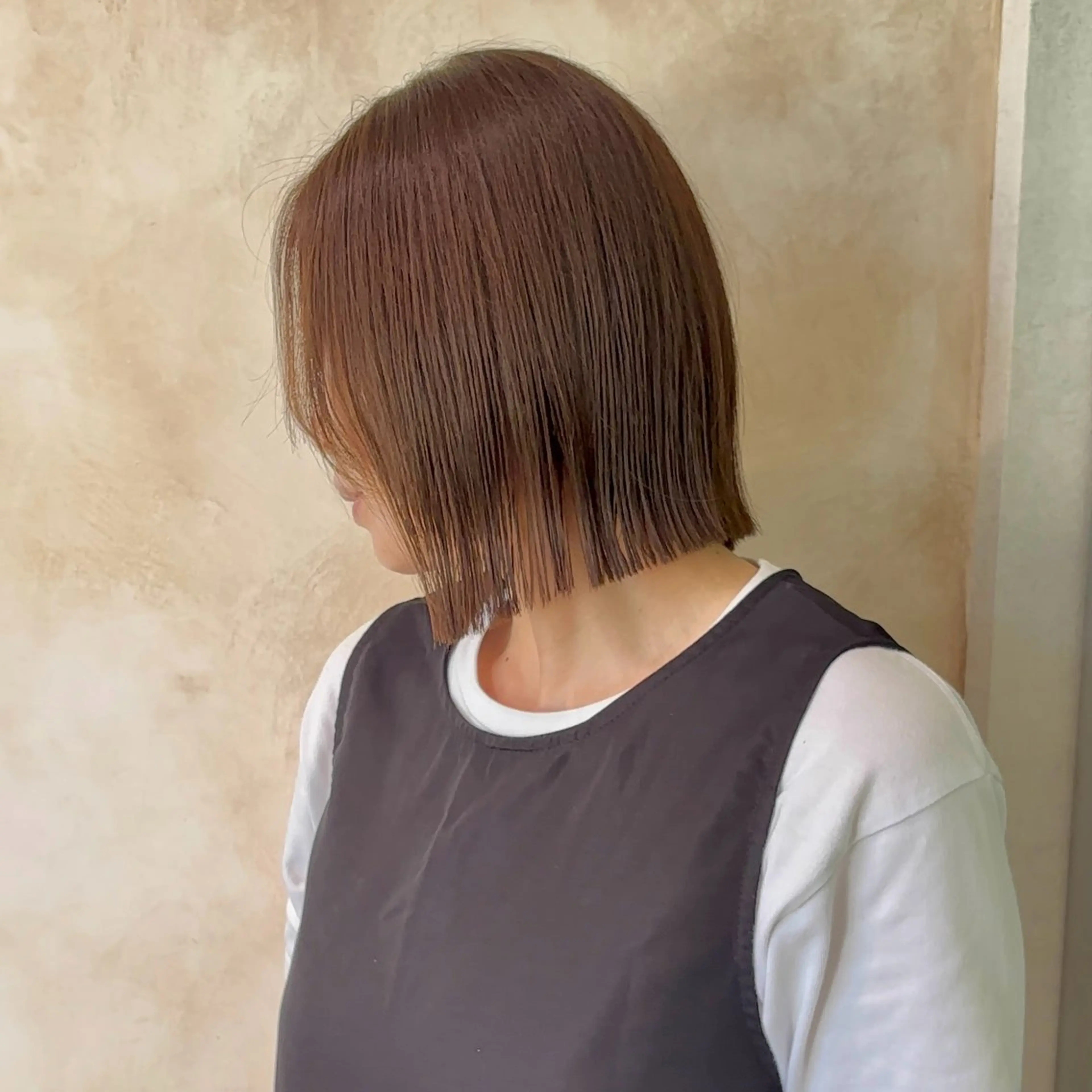 ミディアム ボブ カット ヘアカラー トリートメント 滋賀でレイヤーなら ｜吉村　友輝のヘアスタイル