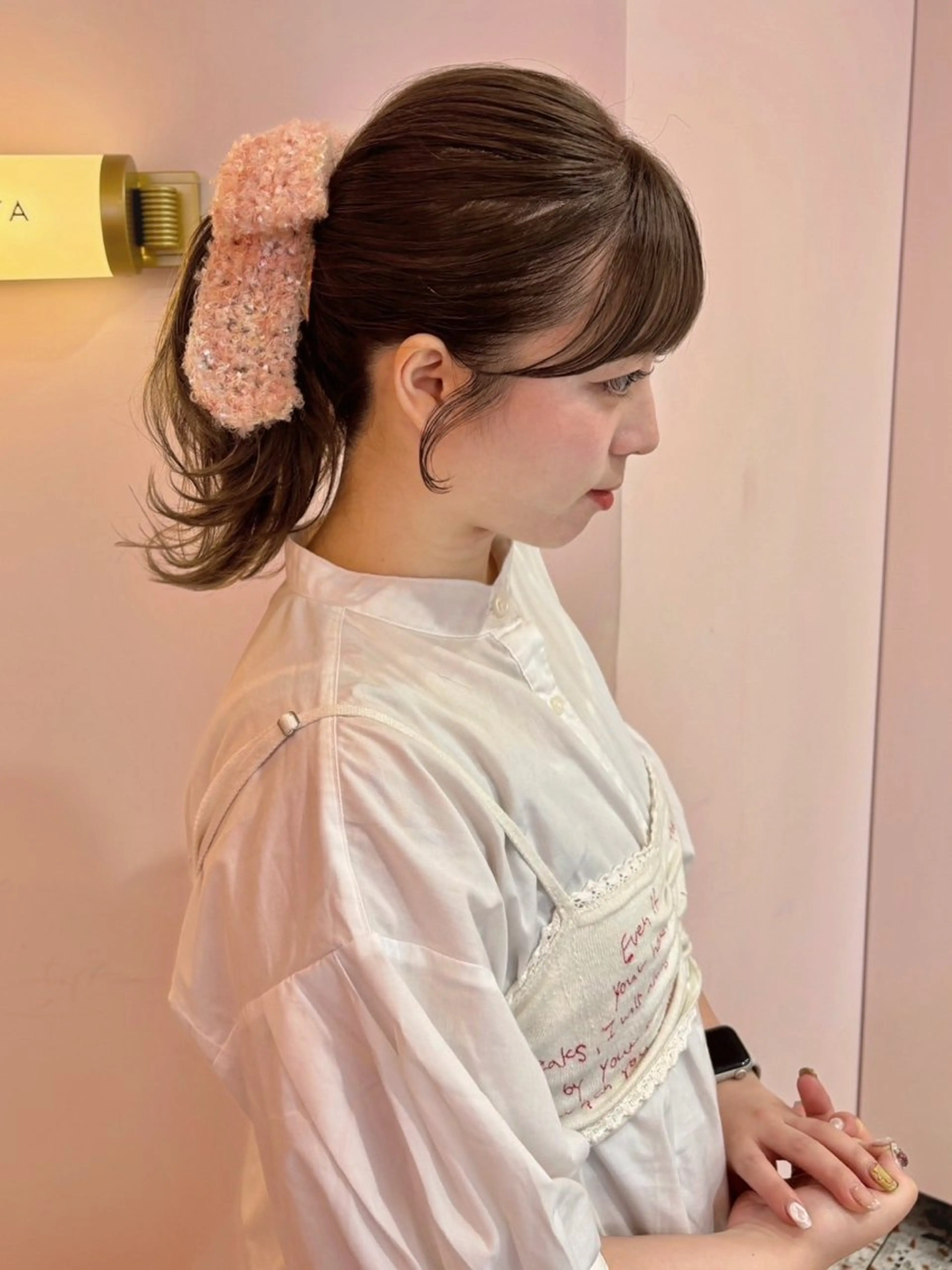ミディアム くびれヘア 髪質改善 韓国風ヘア レイヤーカット シースルーバング カット ヘアカラー 顔周り/透明感カラー REINA𓍯のヘアスタイル