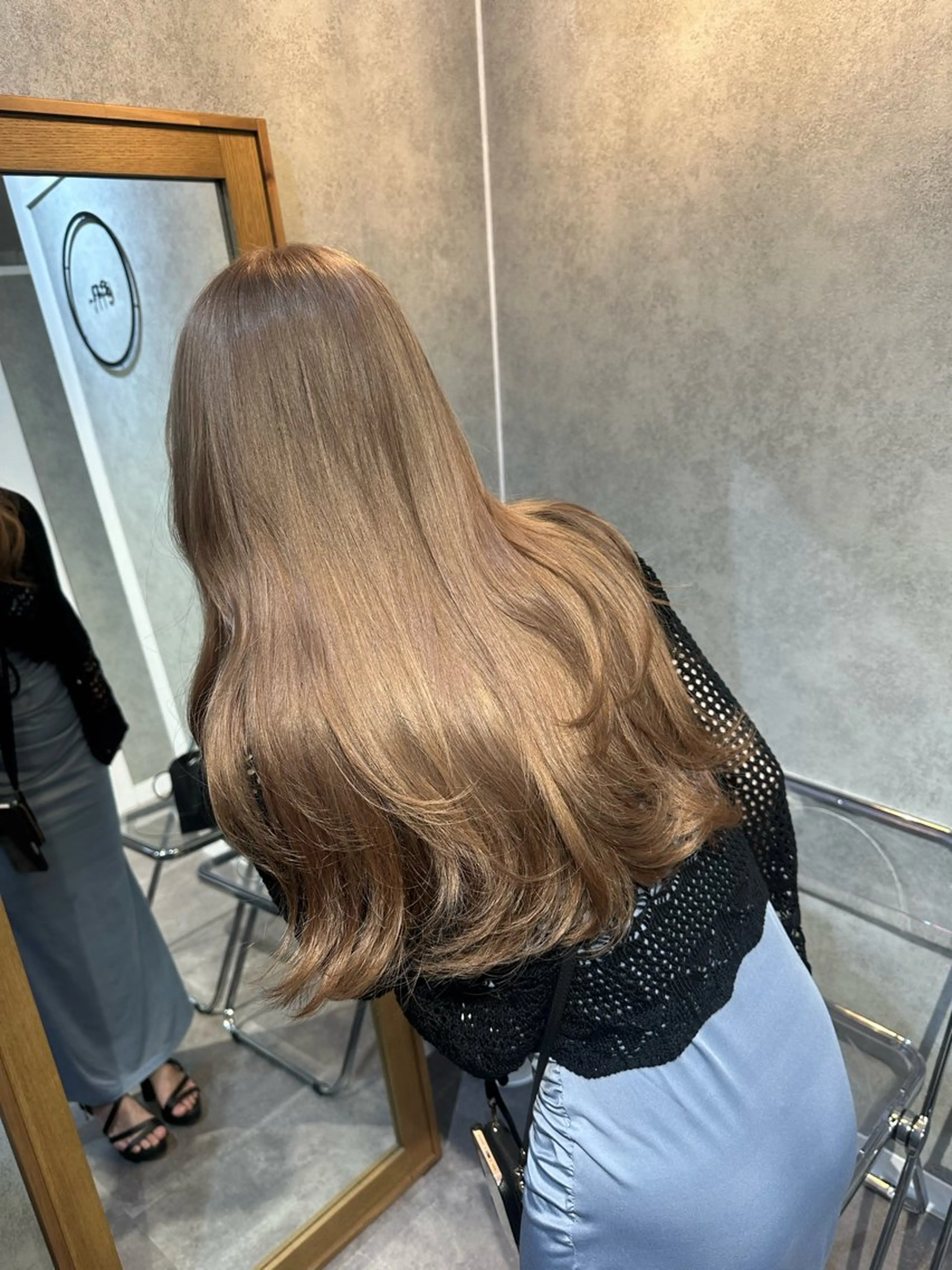 ロング カラー ベージュカラー ダブルカラー ミルクティーベージュ ヘアカラー トリートメント 銀座レイヤーカット ×シースルー前髪のヘアスタイル