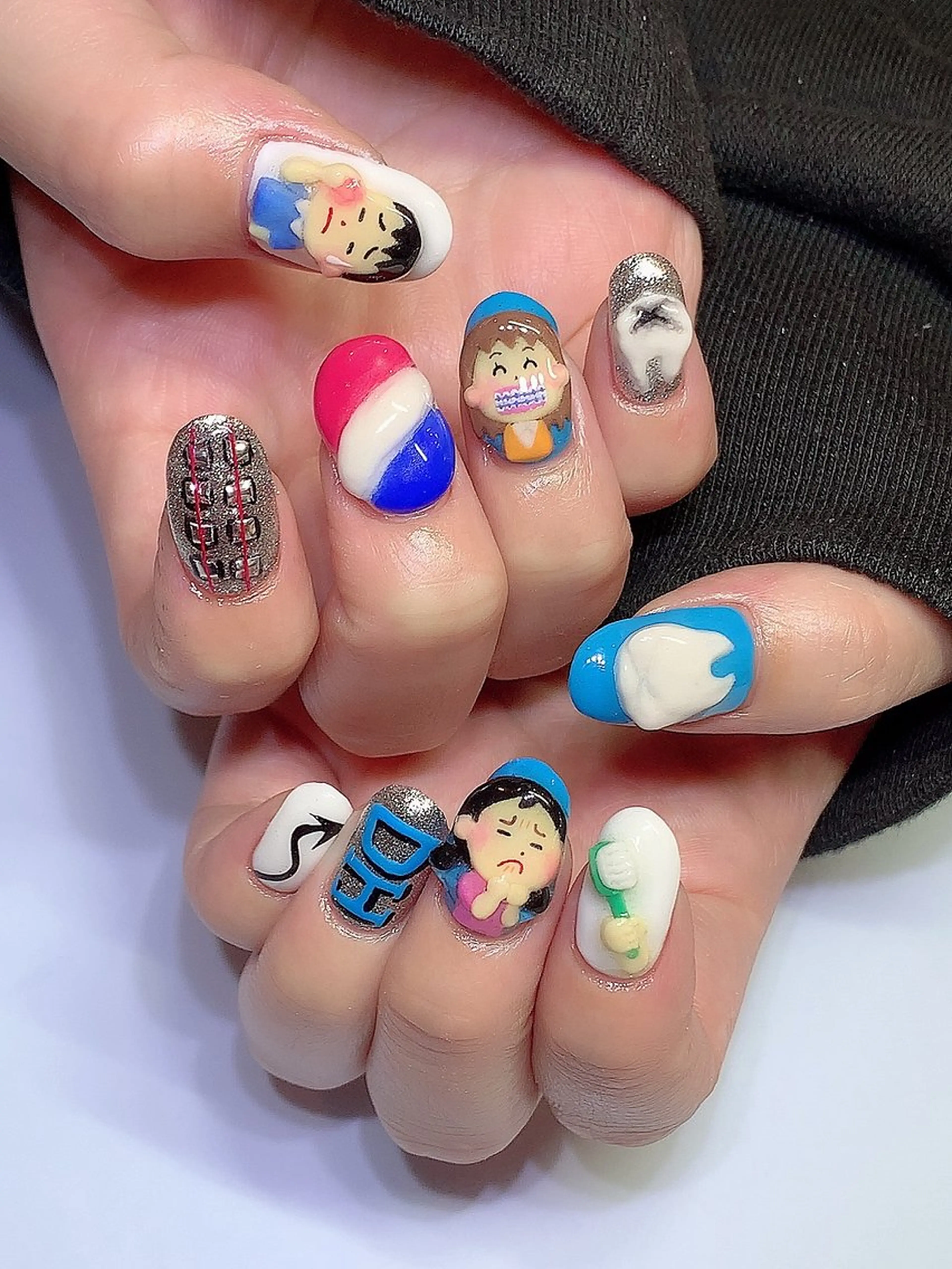 ネイル アートネイル キラキラネイル 韓国ネイル 持ち込み ストーンネイル シェアサロンLei.g(レイジー)所属・3Dアートネイル💗 都築レナのネイルデザイン