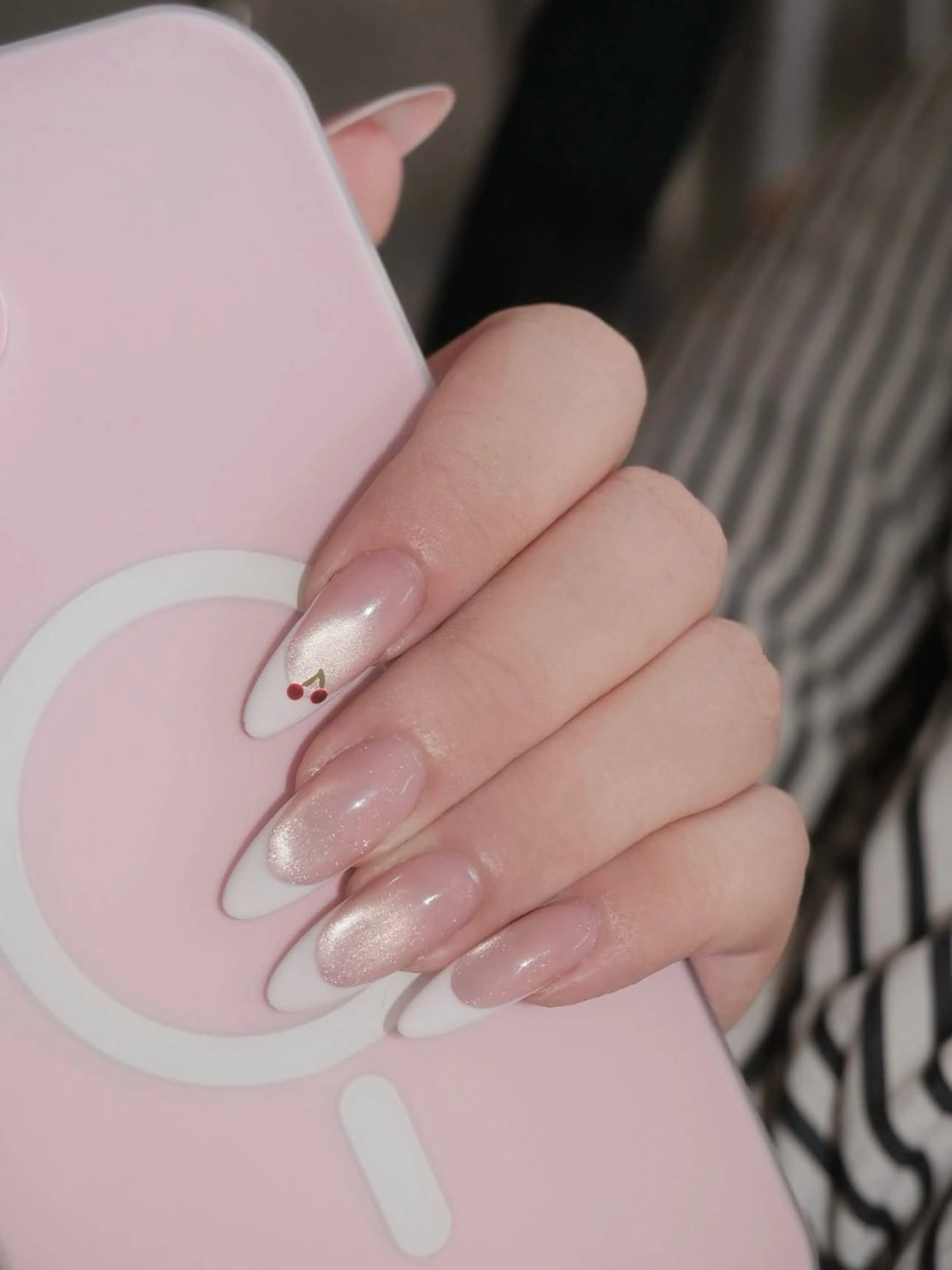 ネイル アートネイル チークネイル 韓国ネイル マグネットネイル ニュアンスネイル ハンドネイル NAILS168 新大久保店のネイルデザイン