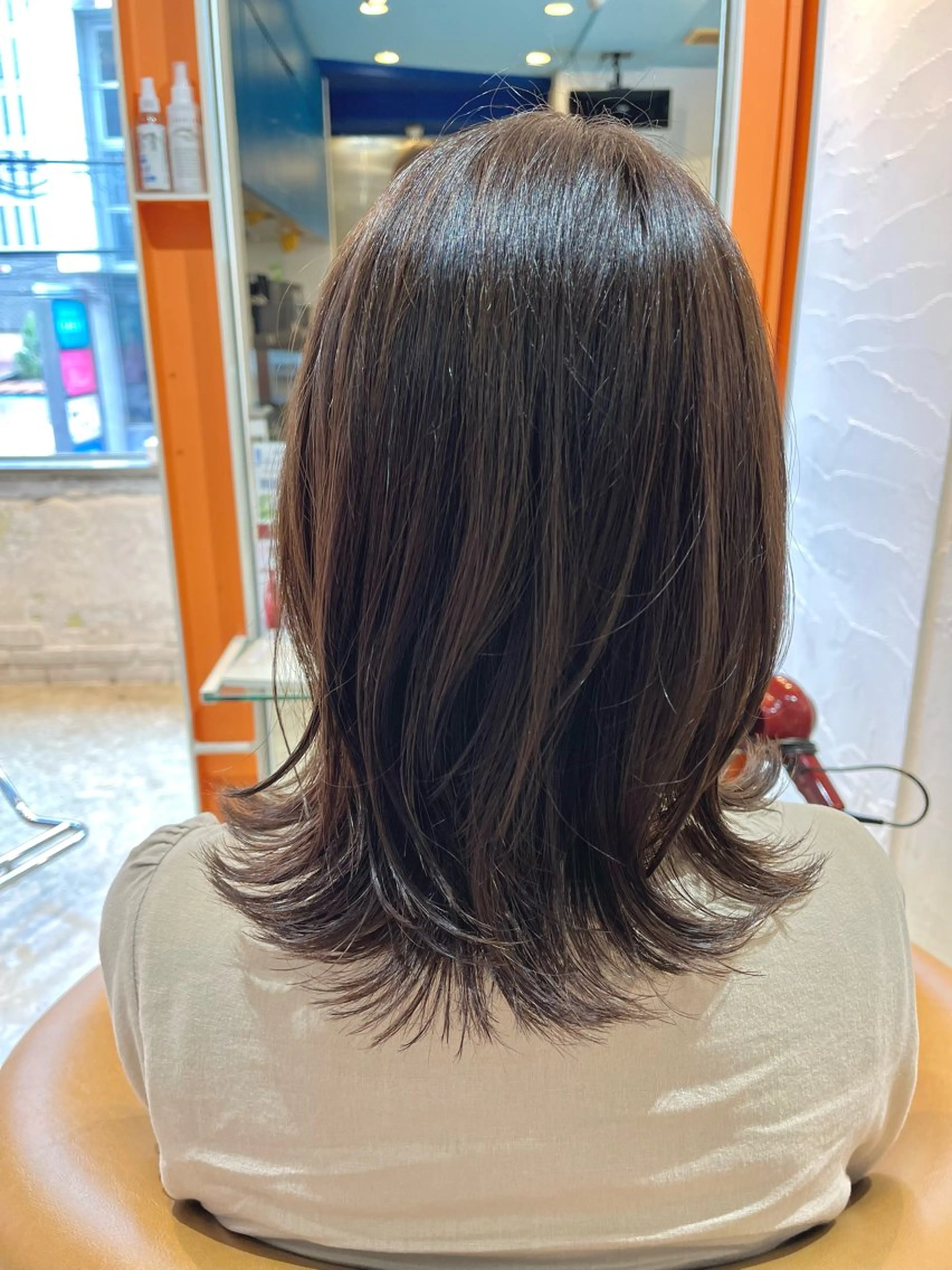 ミディアム カラー カット ヘアカラー トリートメント うしだ かおるのヘアスタイル