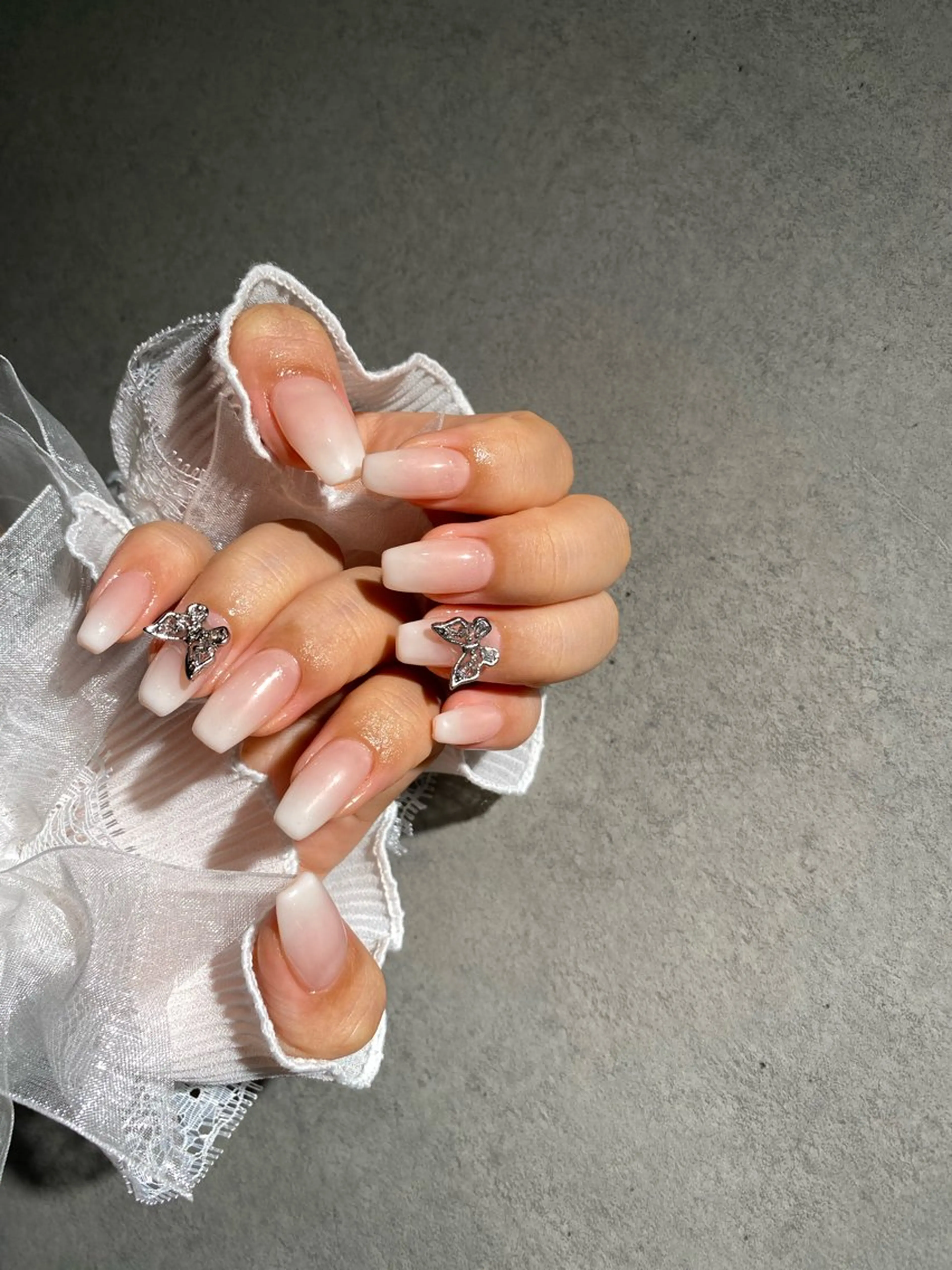 ネイル I-nailロング /ワンホン/キラキラのネイルデザイン