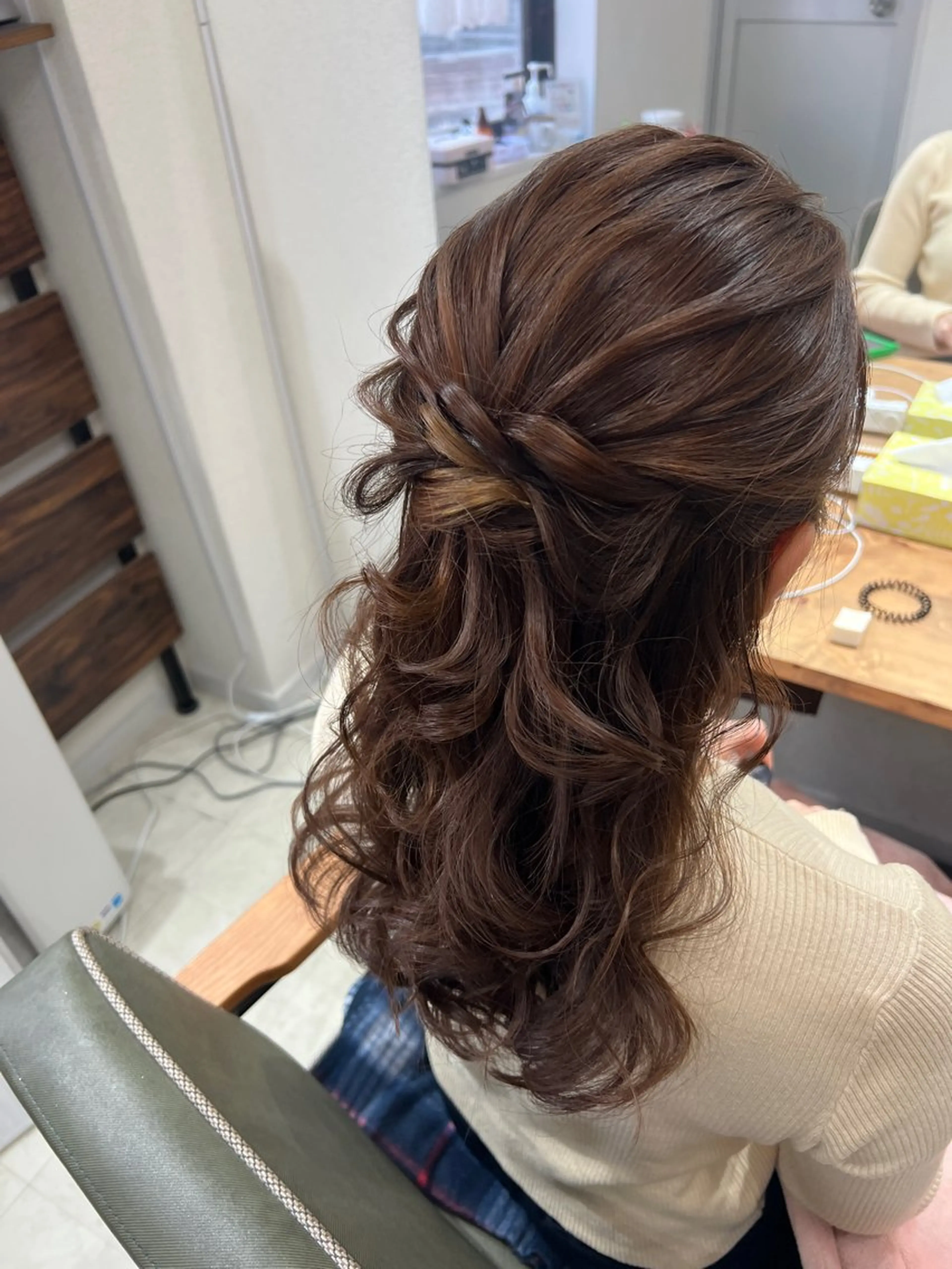セミロング ヘアアレンジ 山室 敬義のヘアスタイル