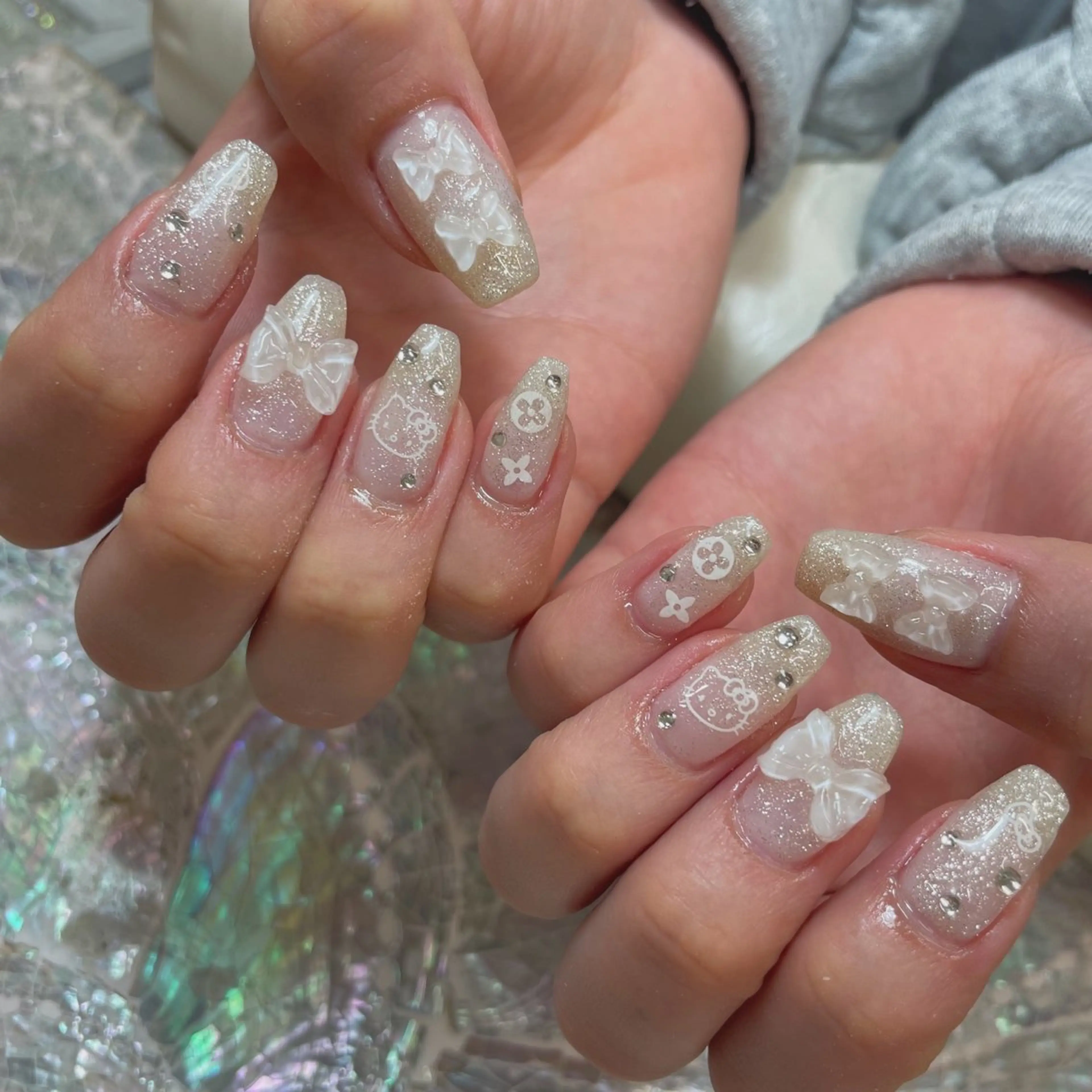 ネイル キラキラネイル 🌴konami 4U NAIL🥥のネイルデザイン