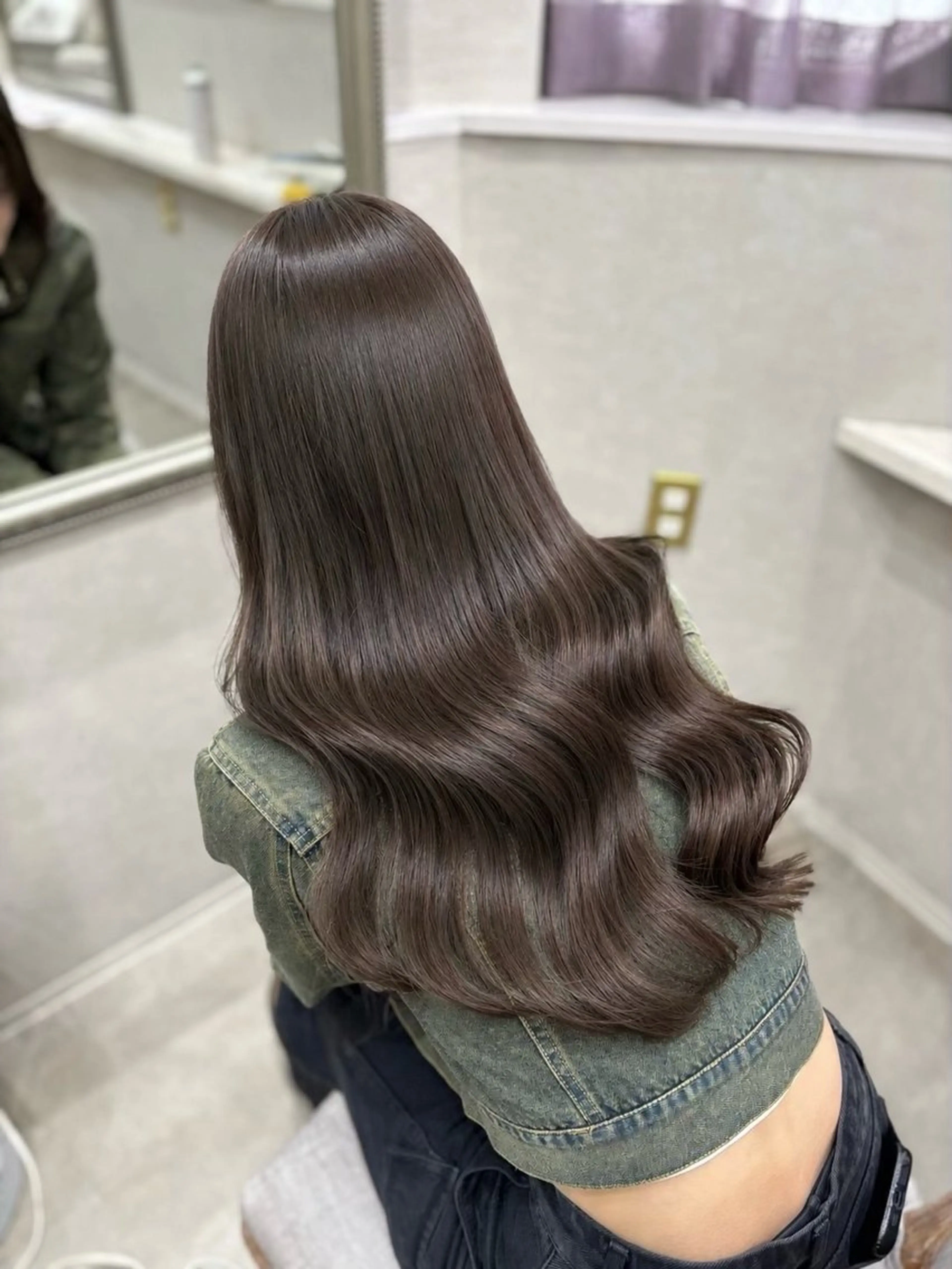 ロング カラー ベージュカラー オリーブベージュ ヘアカラー coco ウナのヘアスタイル