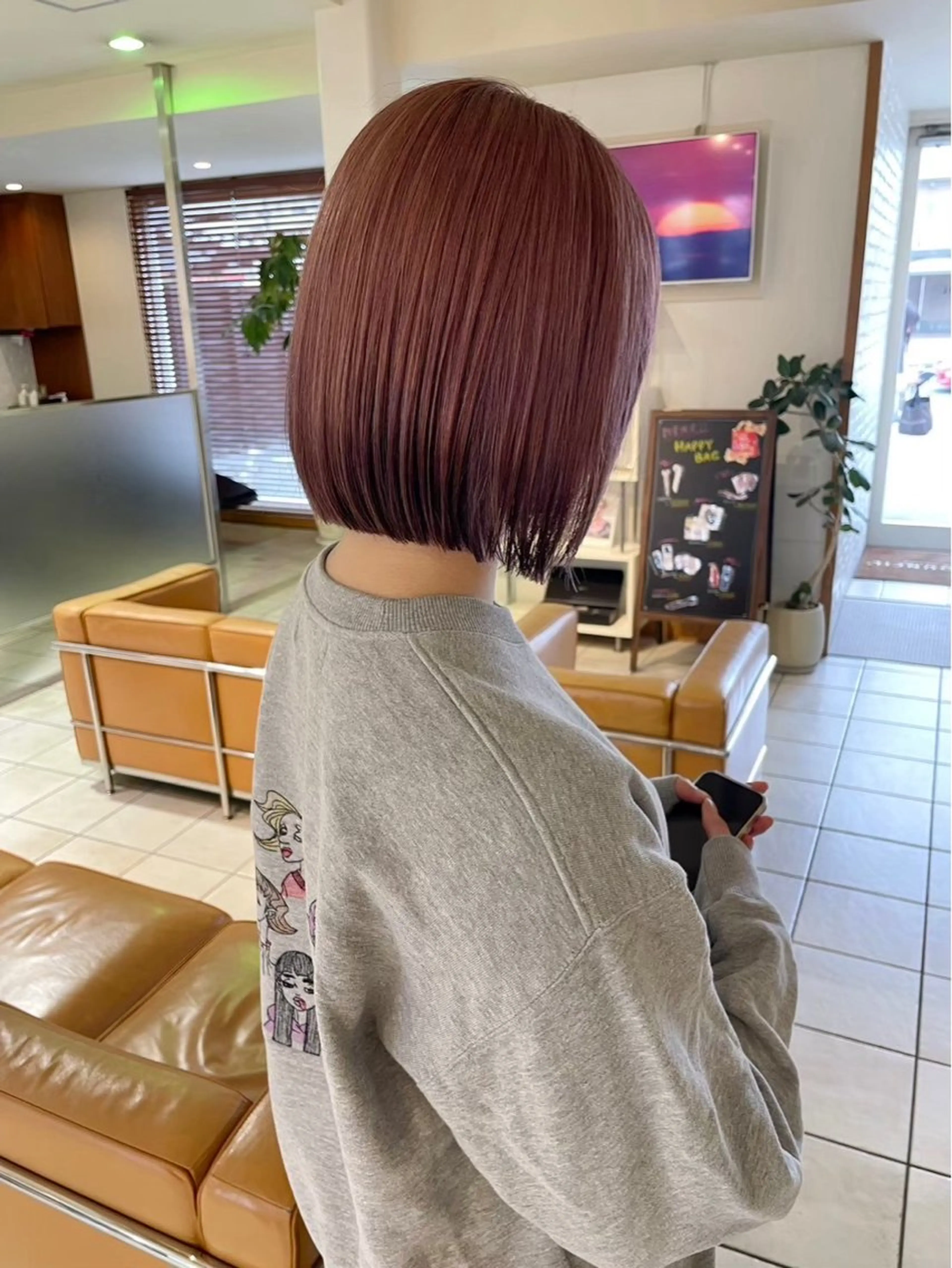 ショート カラー 💫レイヤーカット 💫ブリーチ💫サキのヘアスタイル