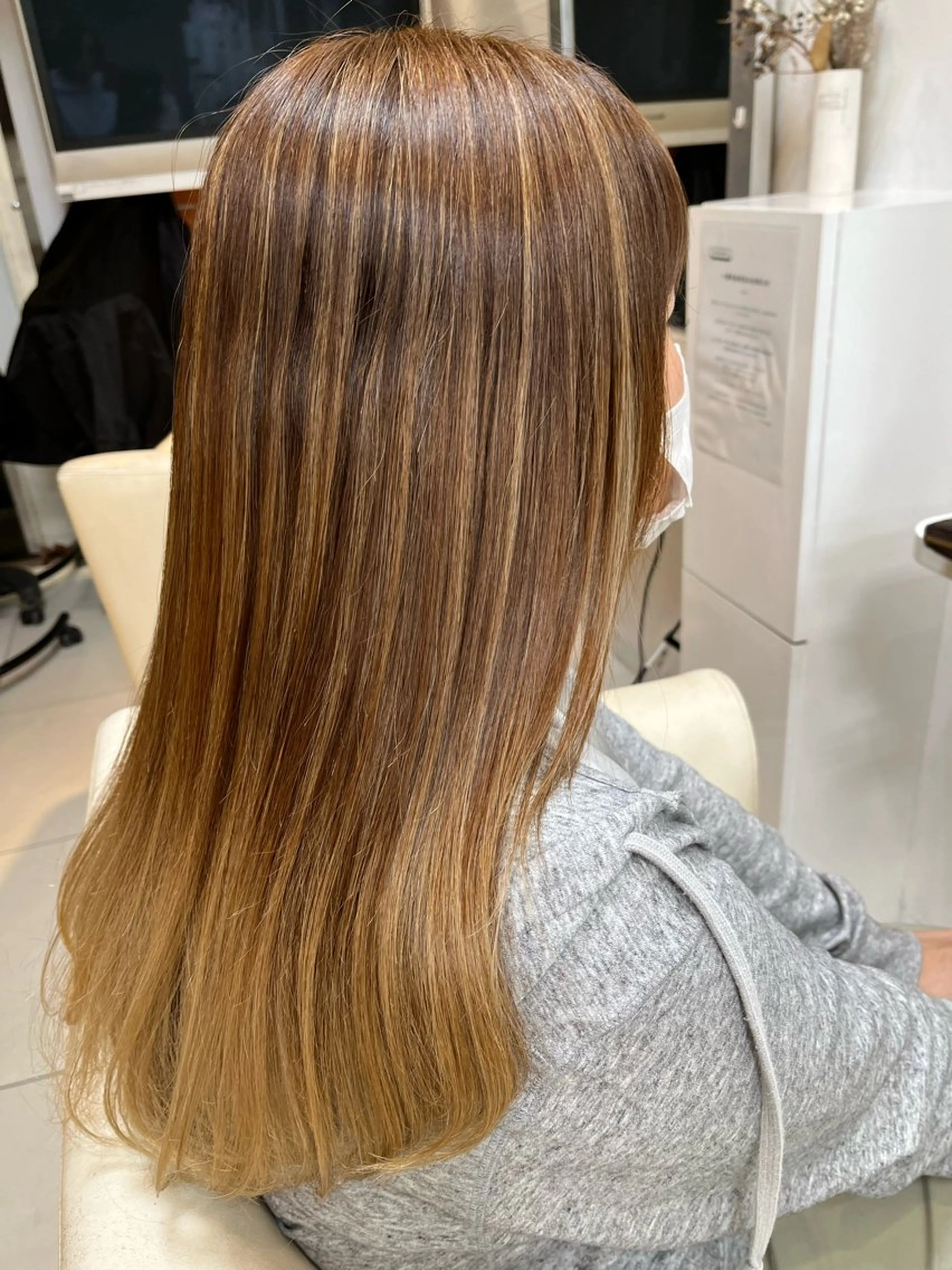 セミロング カラー ベージュカラー グラデーションカラー ハイライトカラー ハイライト 柳川 玲也のヘアスタイル