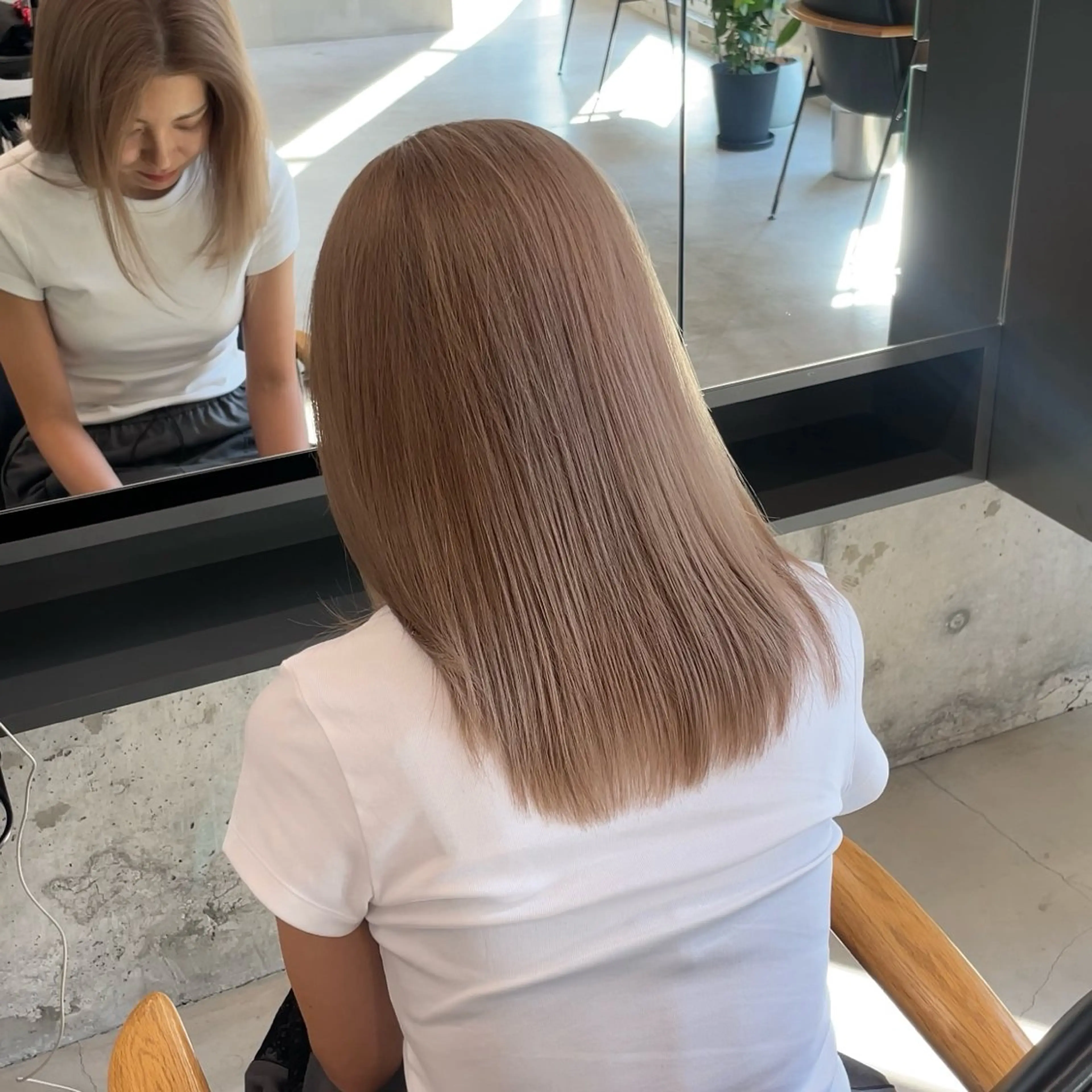 ミディアム ヘアカラー トリートメント 【ブリーチ1回】 薬剤ヲタクひろのヘアスタイル