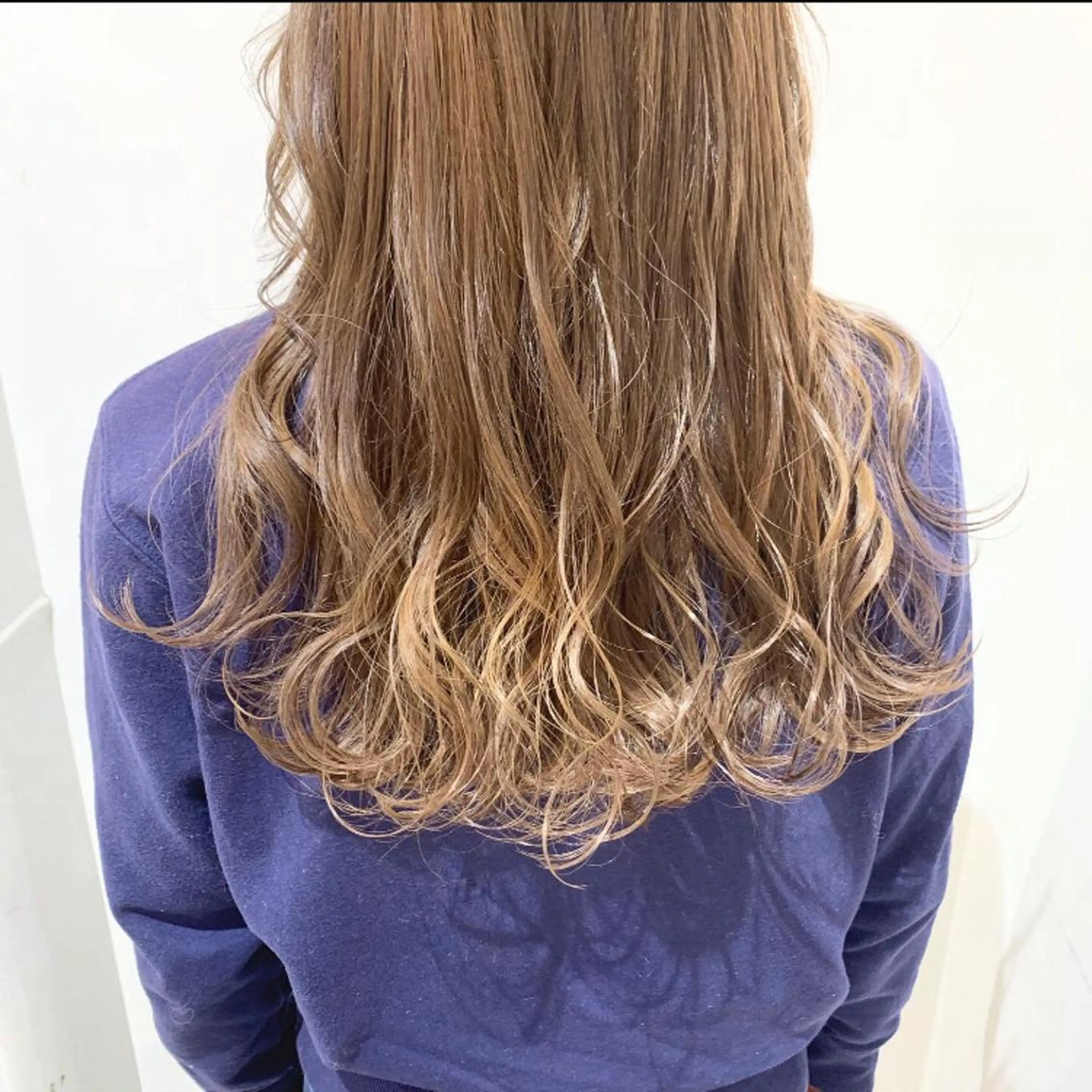 ロング カラー ベージュカラー ホワイトベージュ Unami MIHA☘️*゜のヘアスタイル