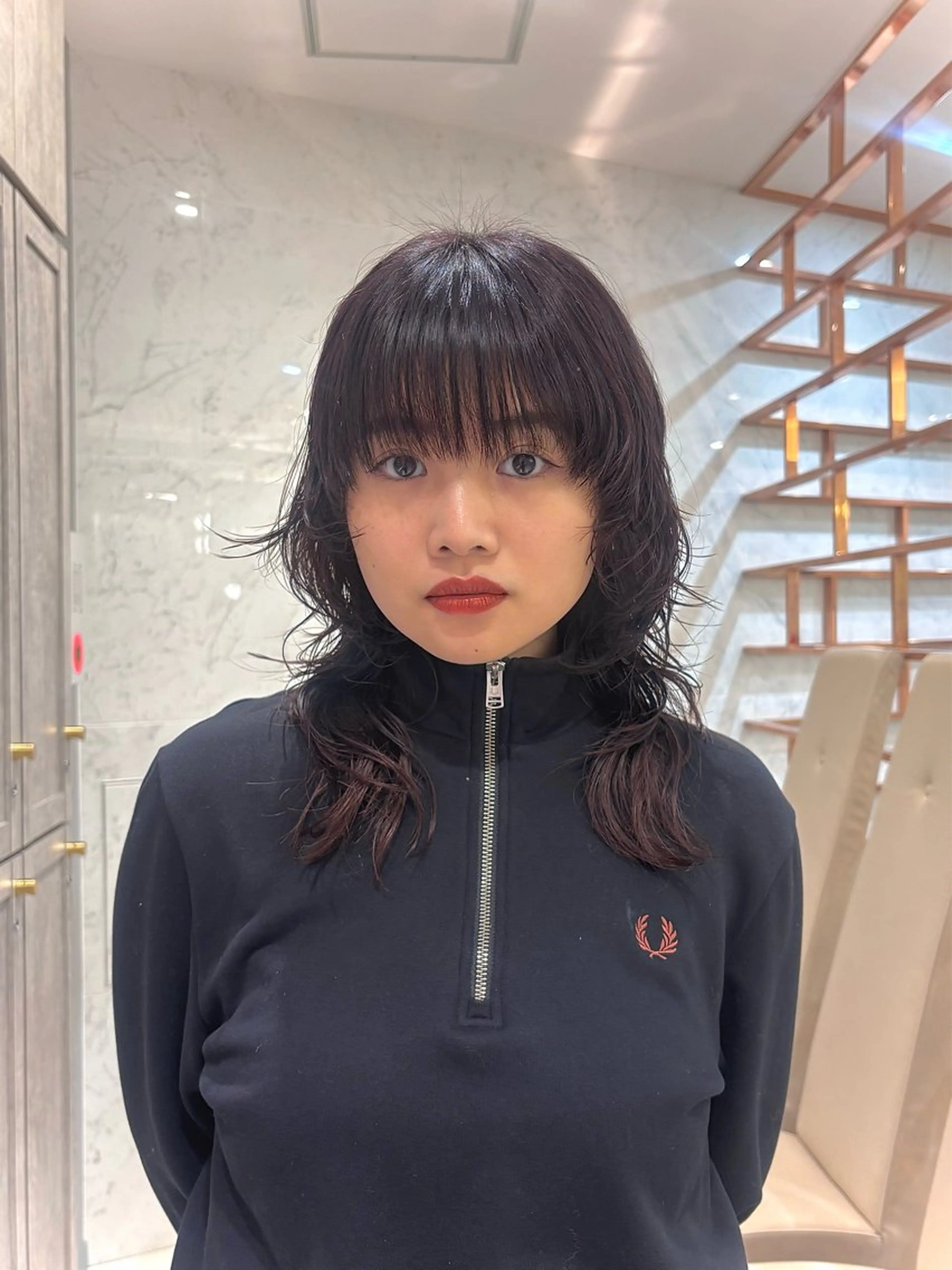 ミディアム パーマ ミディアムパーマ レイヤーカット ウルフカット ウルフレイヤー カット ヘアカラー パーマ トリートメント かどた はるなのヘアスタイル